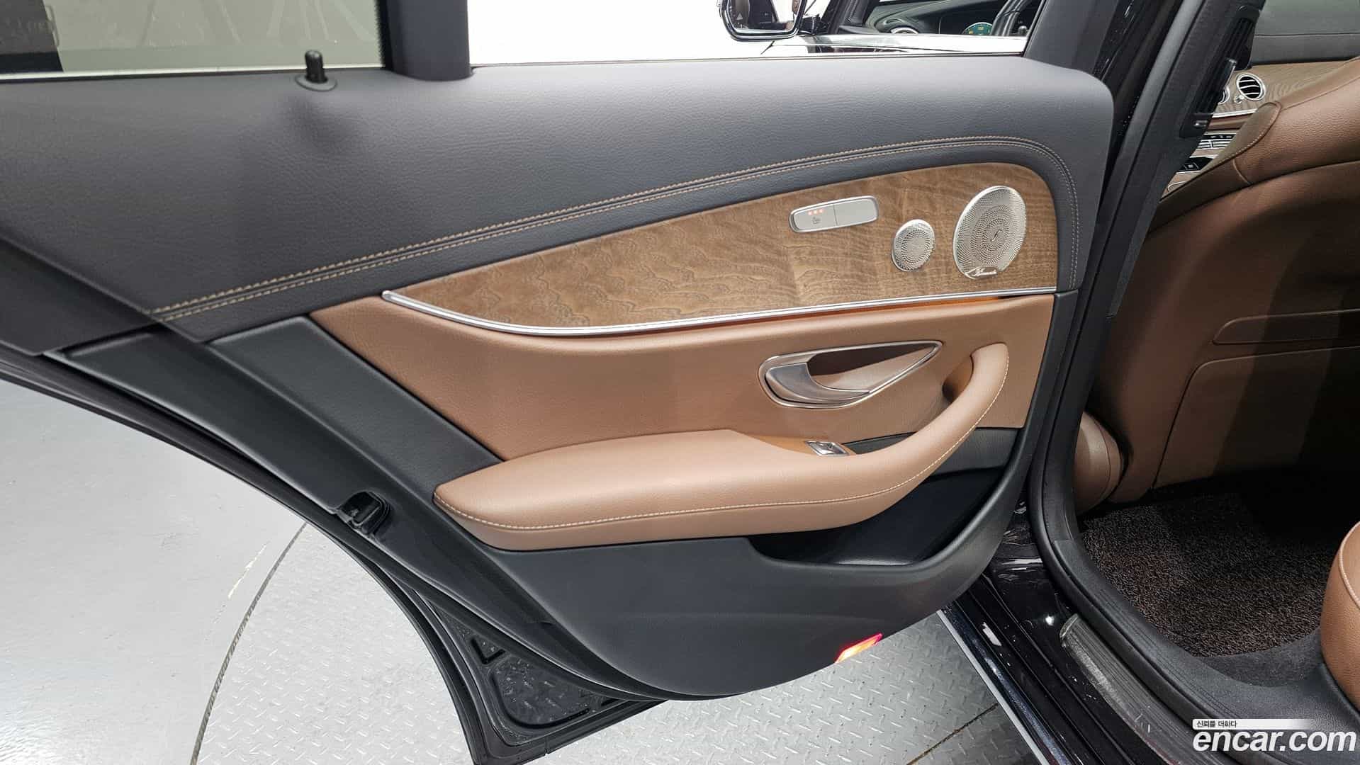 E-Class Mercedes-Benz 2021.5-INNER-035