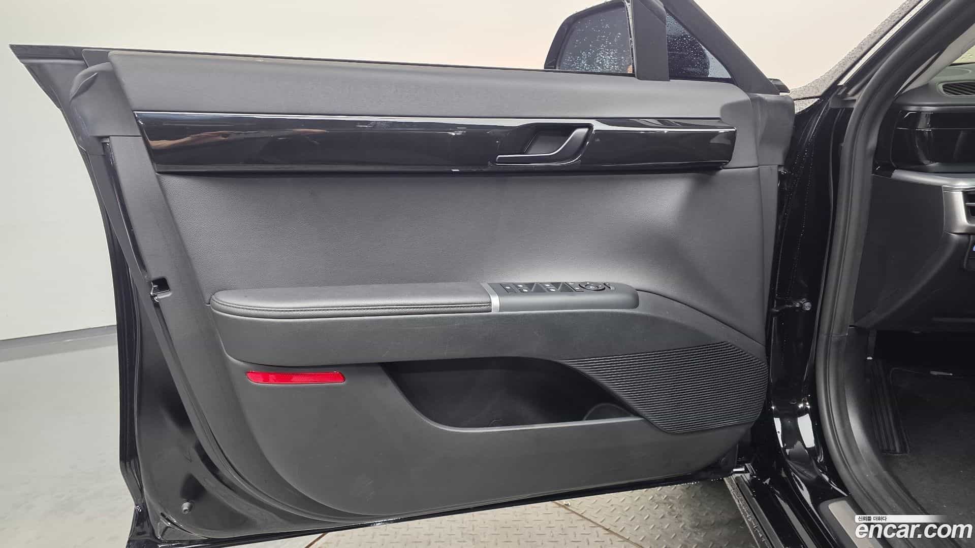 Grandeur Hyundai 2023.0-INNER-034