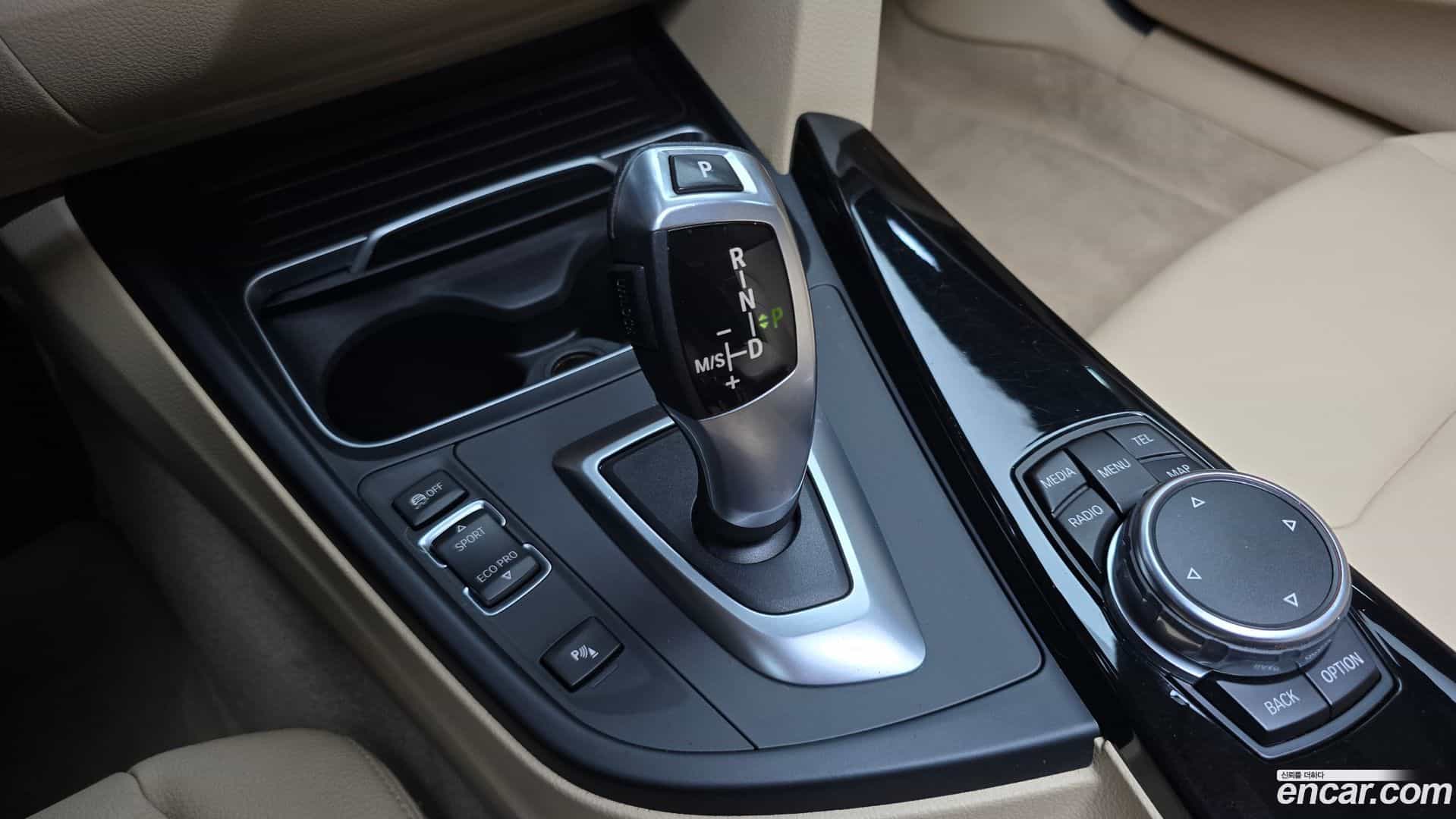 3-Series BMW 2015.10-INNER-009