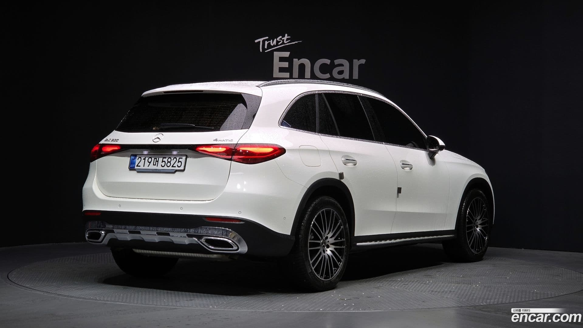 Main__Slider__Photo:GLC-Class Mercedes-Benz 2025.5-1