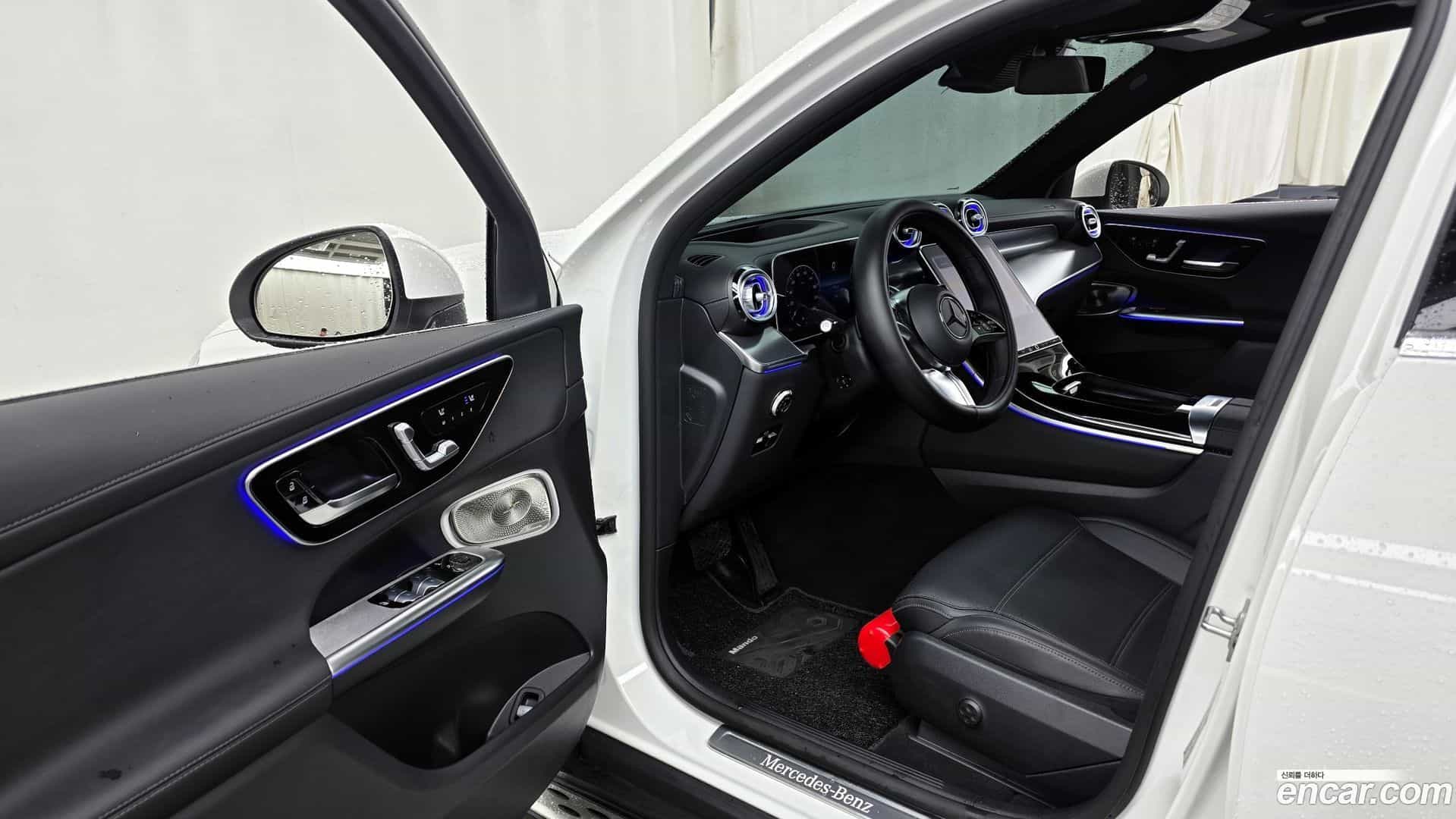 GLC-Class Mercedes-Benz 2025.5-INNER-010