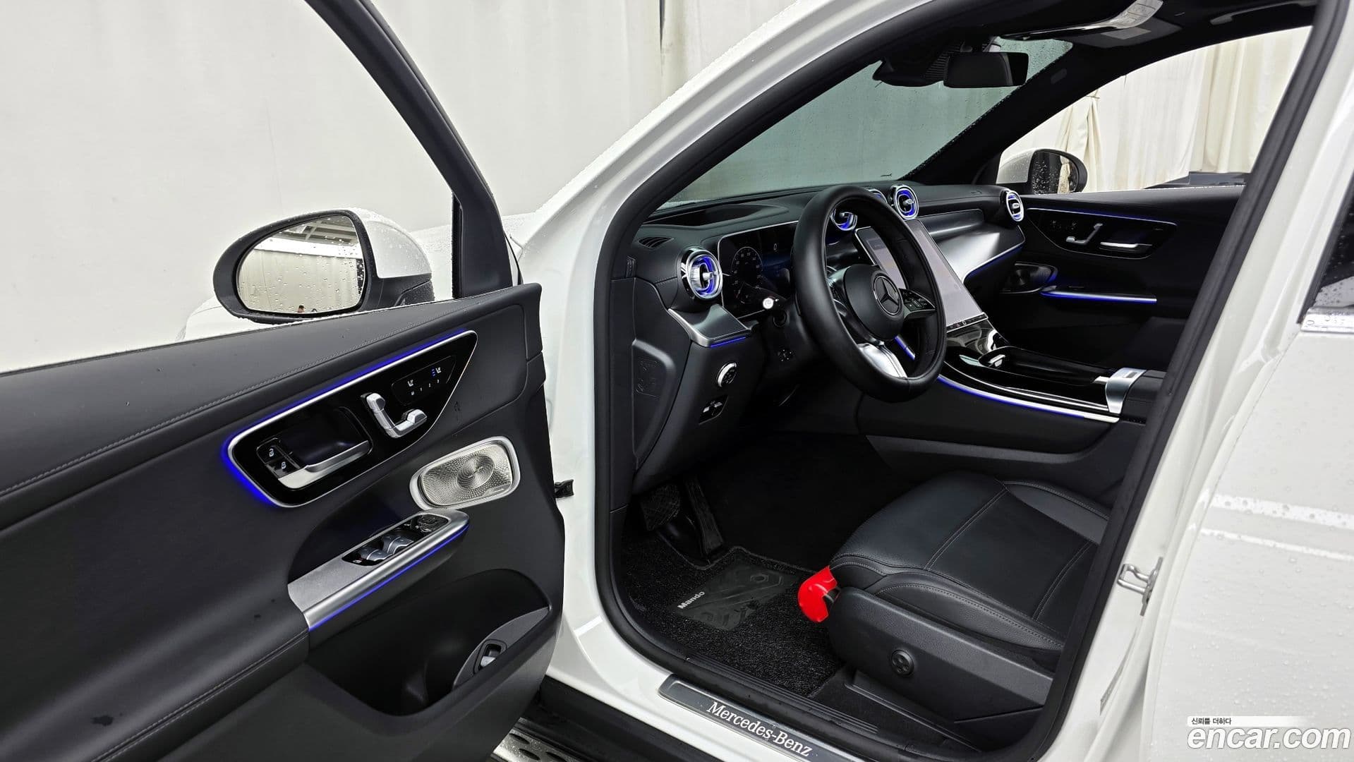 Main__Slider__Photo:GLC-Class Mercedes-Benz 2025.5-9