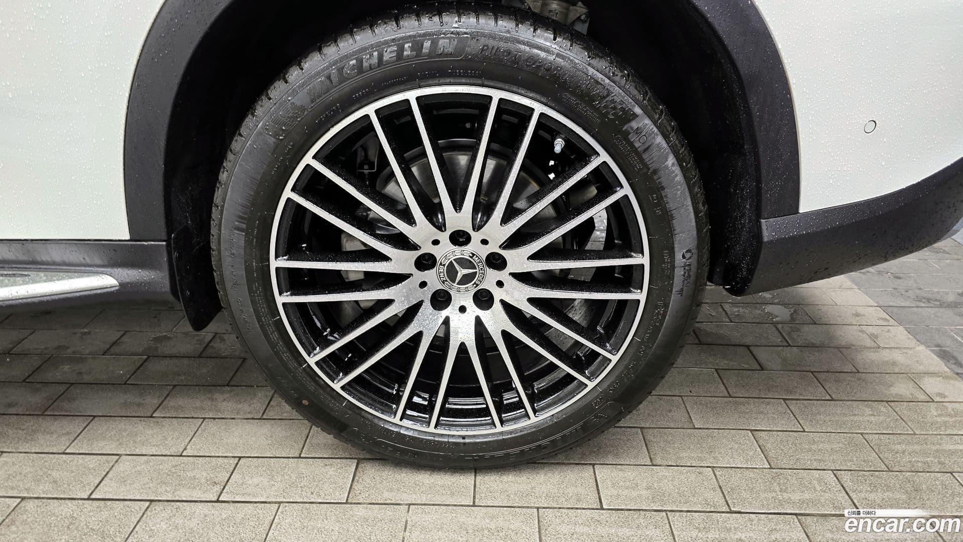 Main__Slider__Photo:GLC-Class Mercedes-Benz 2025.5-20