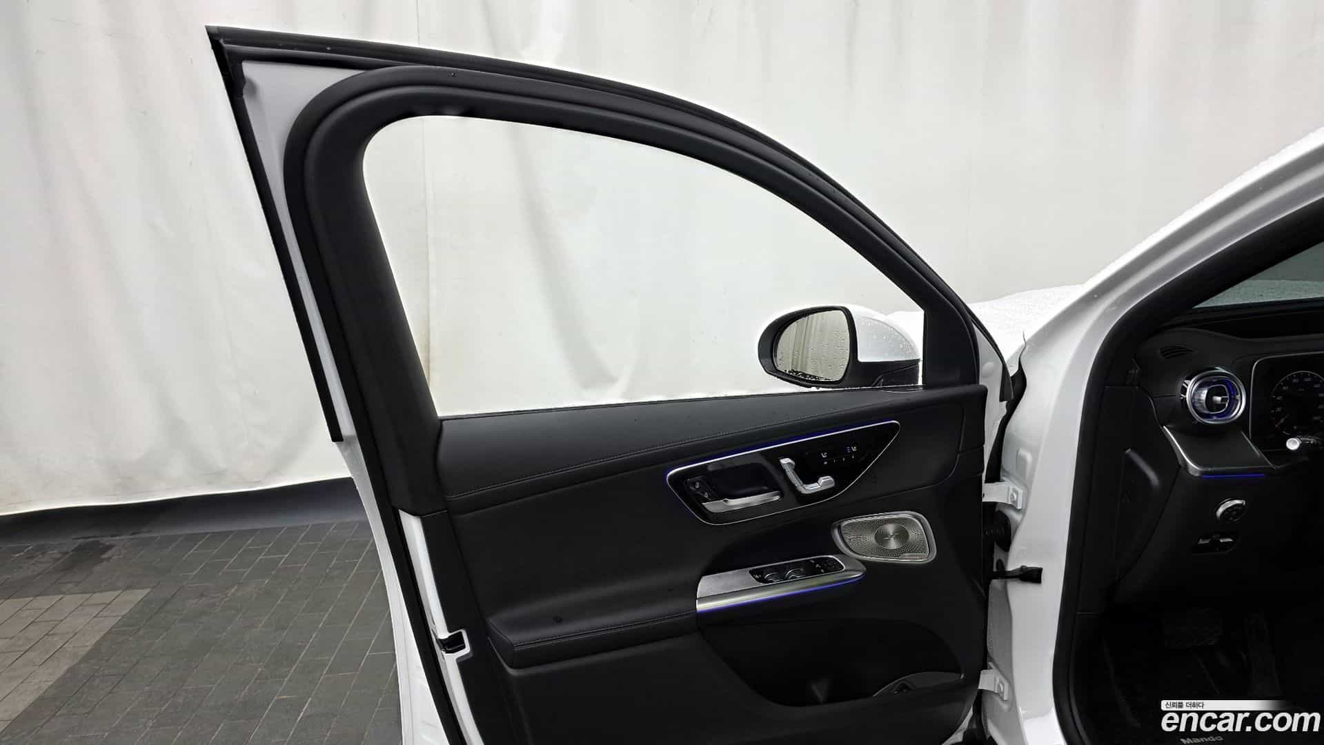GLC-Class Mercedes-Benz 2025.5-INNER-034