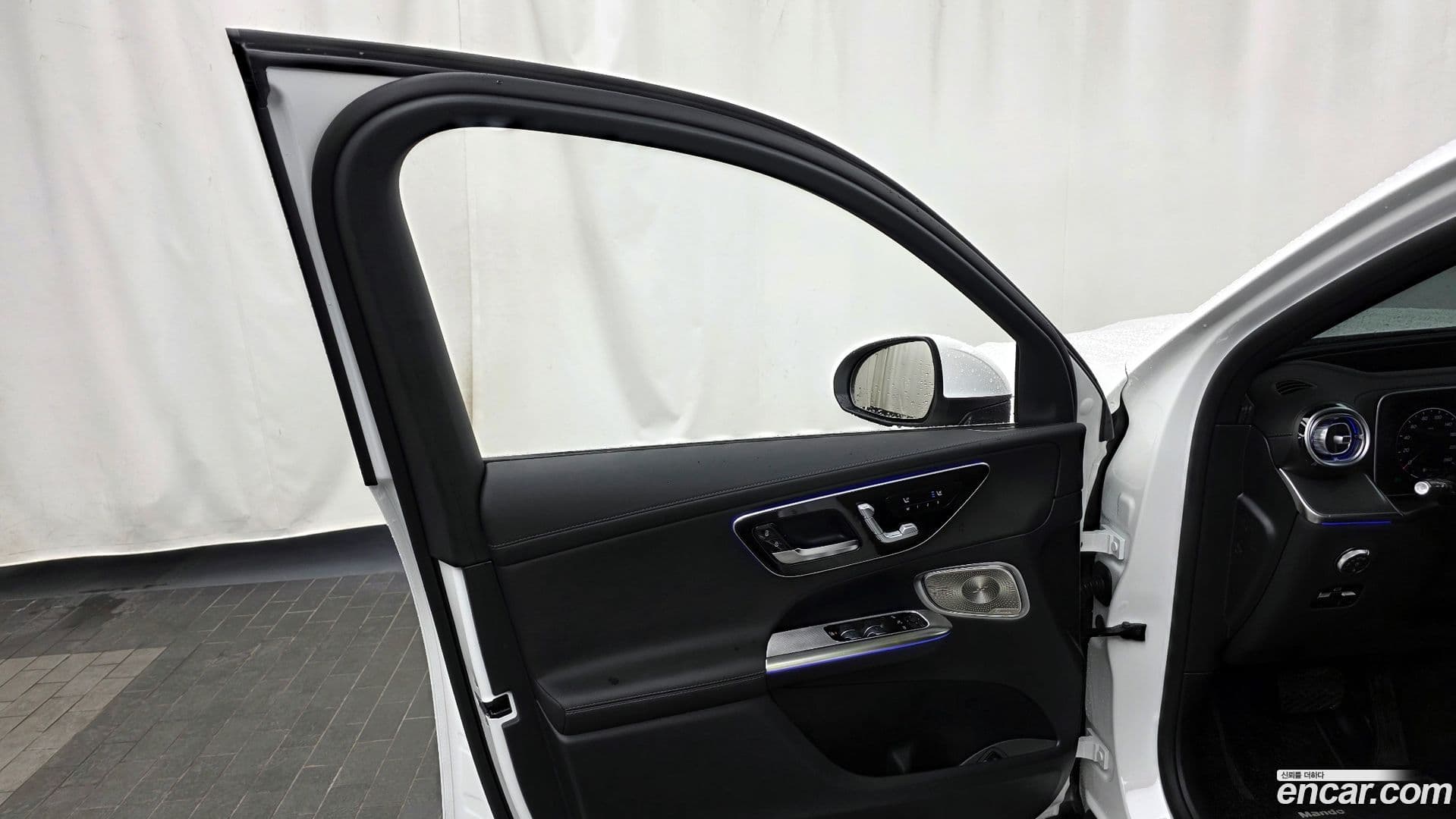 Main__Slider__Photo:GLC-Class Mercedes-Benz 2025.5-23
