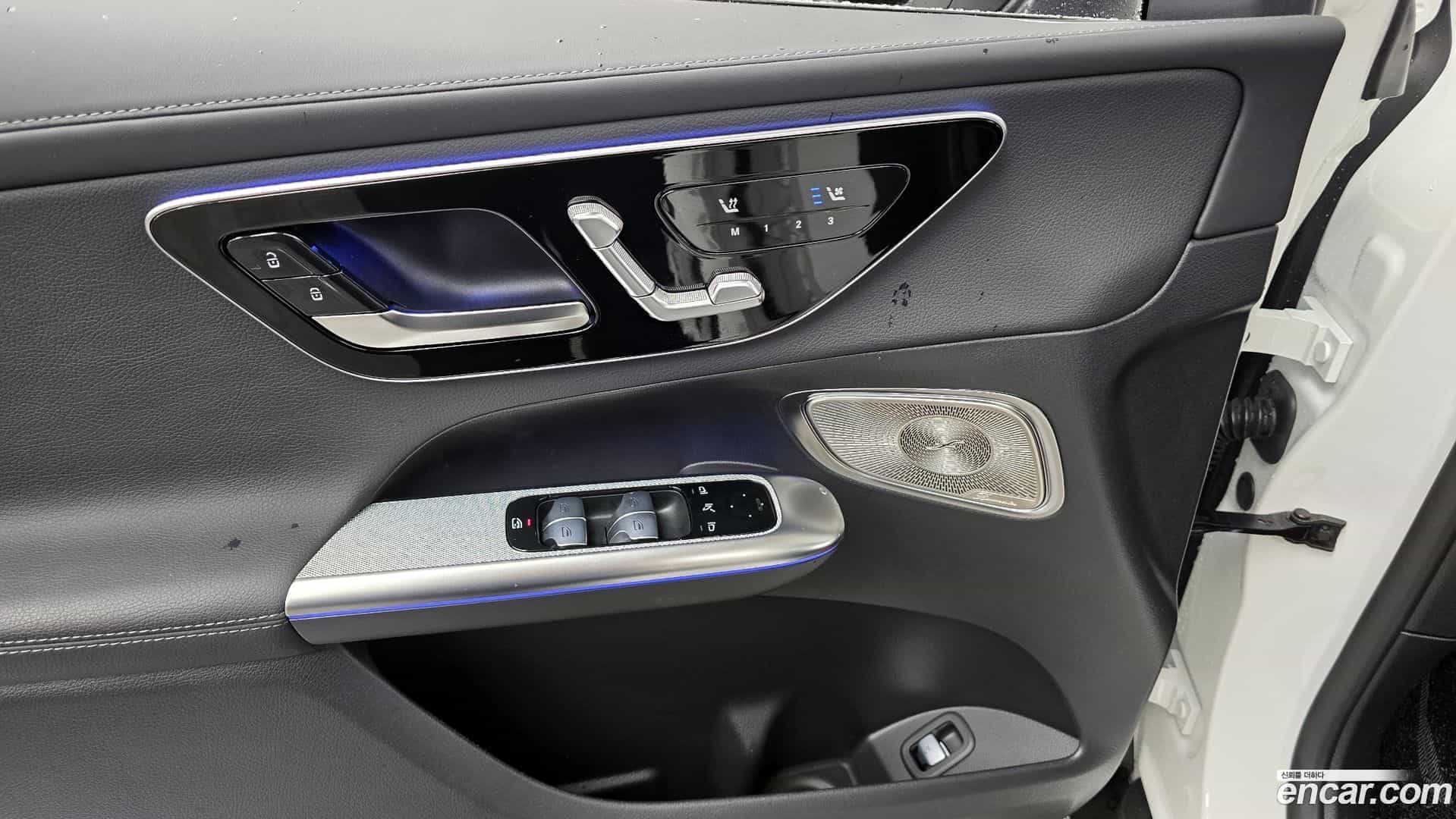 GLC-Class Mercedes-Benz 2025.5-OPTION-042