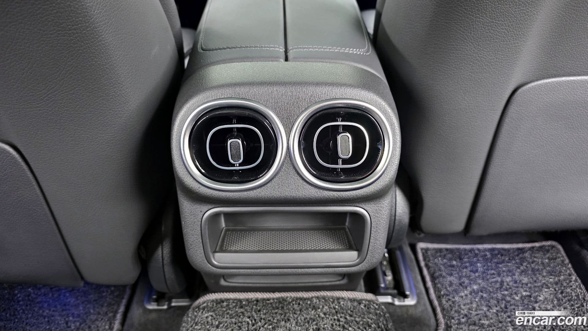 Main__Slider__Photo:GLC-Class Mercedes-Benz 2025.5-30