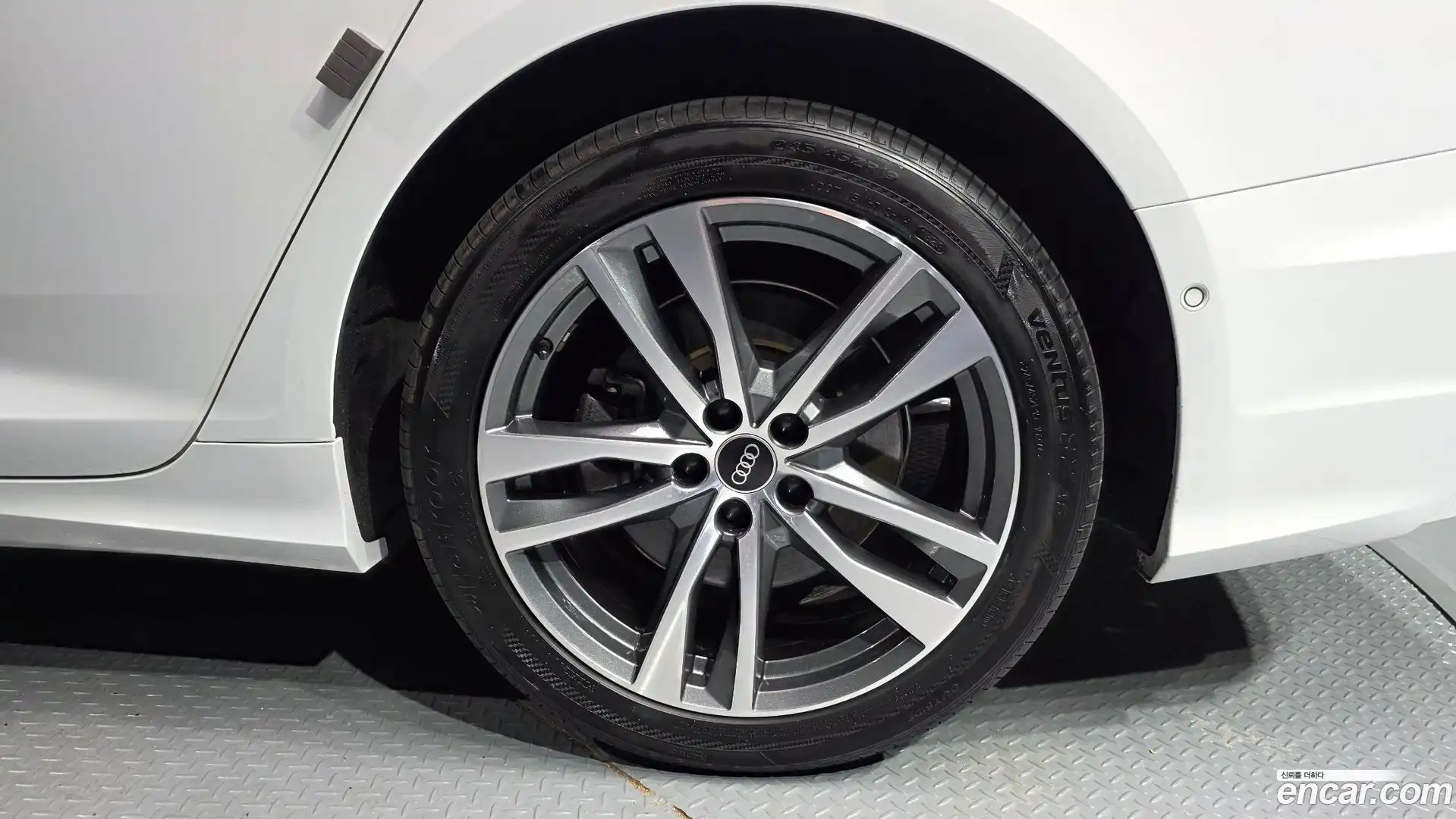 A6 Audi 2021.11-OUTER-031