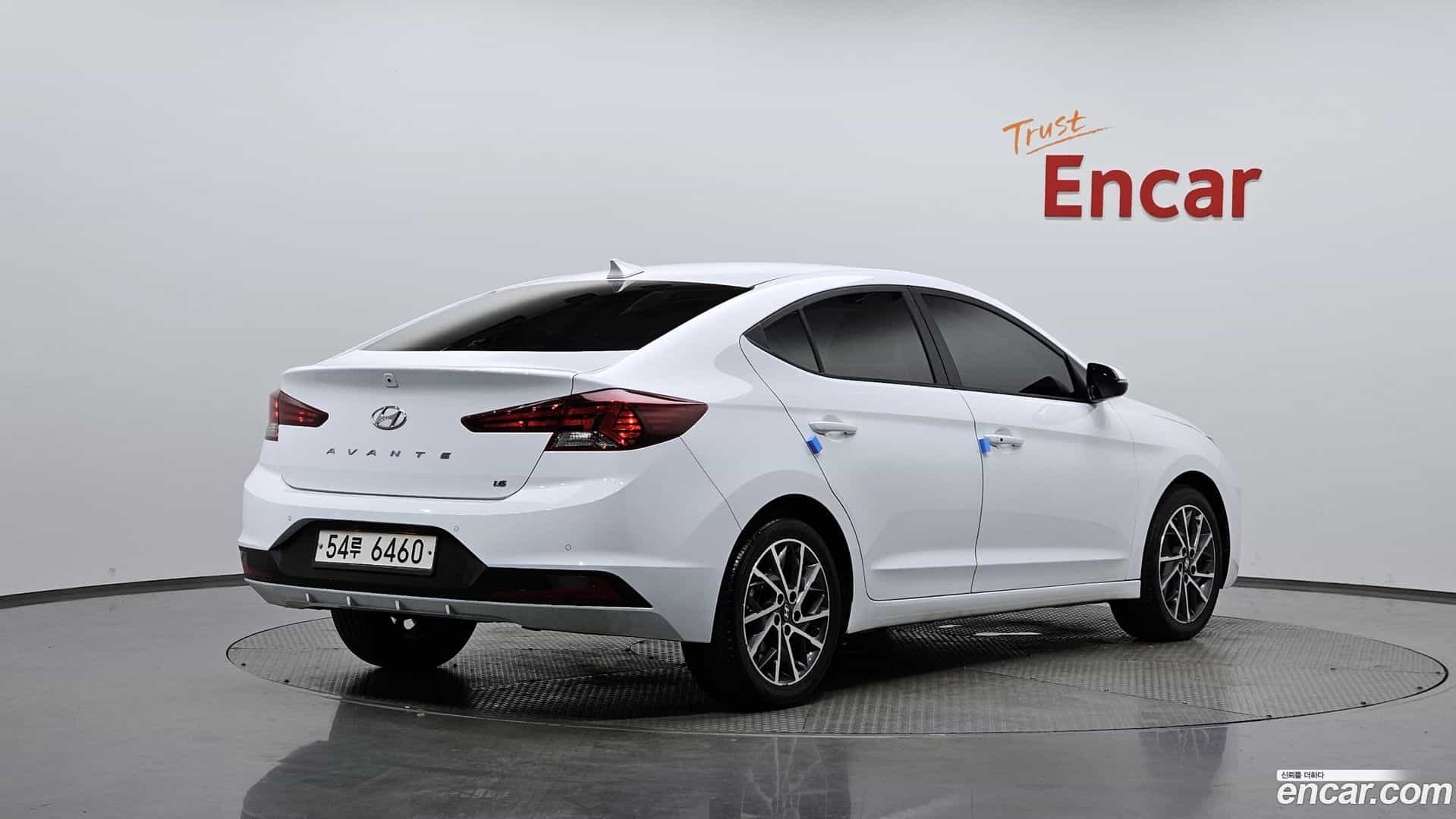AVANTE Hyundai 2018.8-OUTER-002