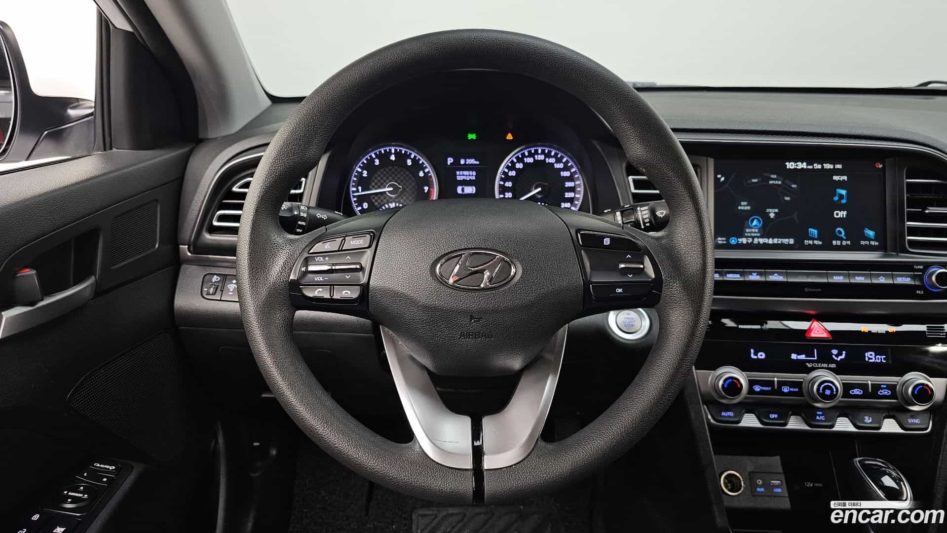 AVANTE Hyundai 2018.8-OPTION-017