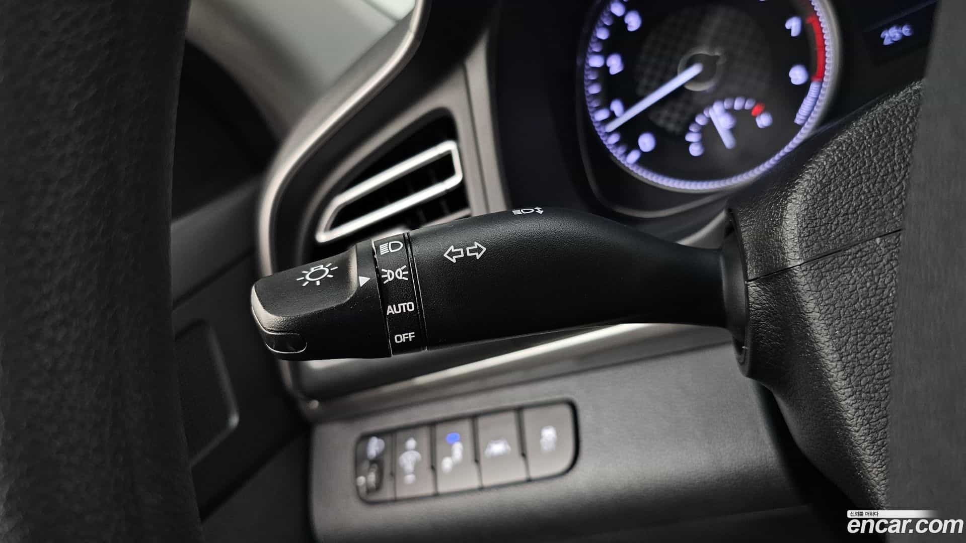 AVANTE Hyundai 2018.8-OPTION-024