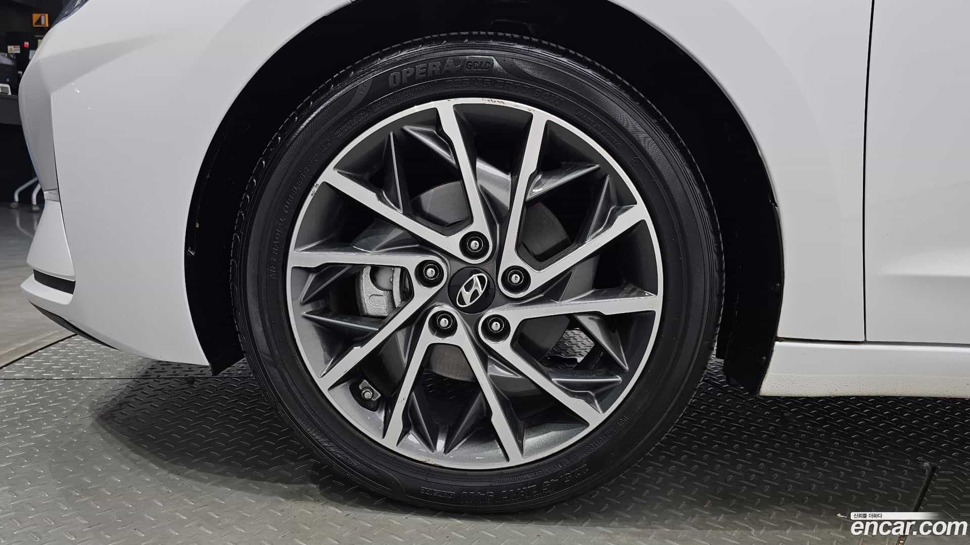 AVANTE Hyundai 2018.8-OUTER-031