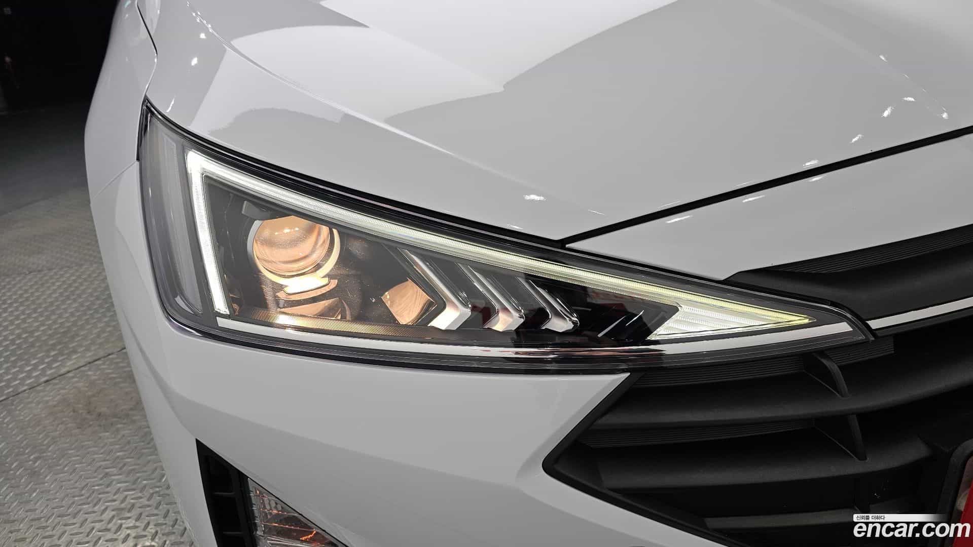 AVANTE Hyundai 2018.8-OUTER-032