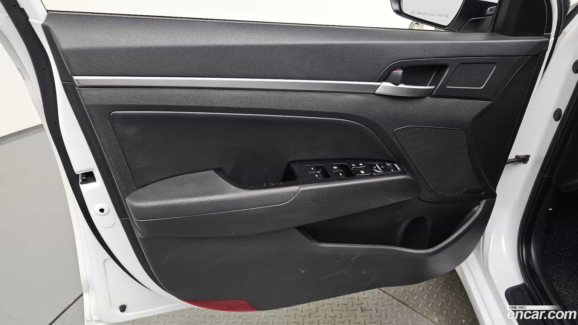 AVANTE Hyundai 2018.8-INNER-034