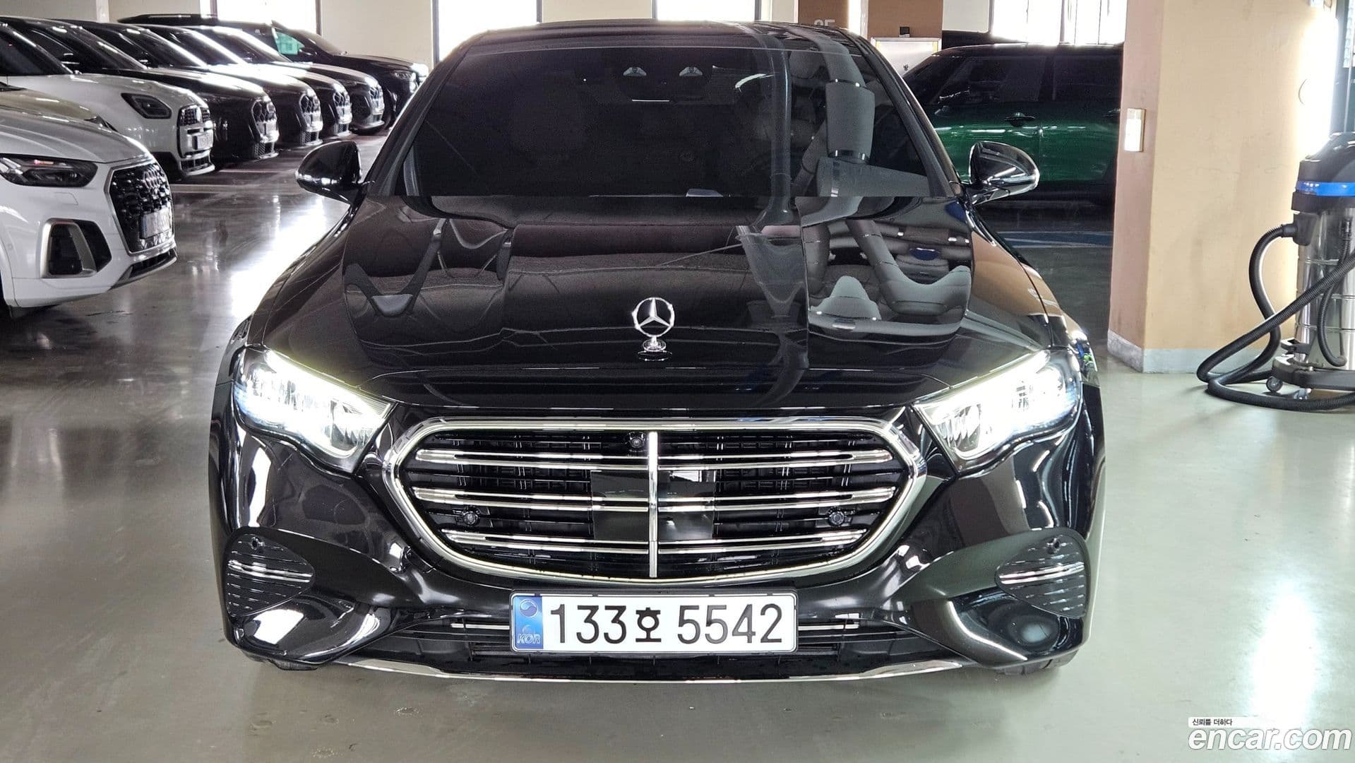Main__Slider__Photo:E-Class Mercedes-Benz 2024.8-0