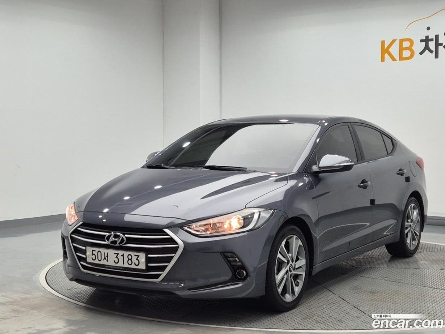 Main__Slider__Photo:AVANTE Hyundai 2017.6-0