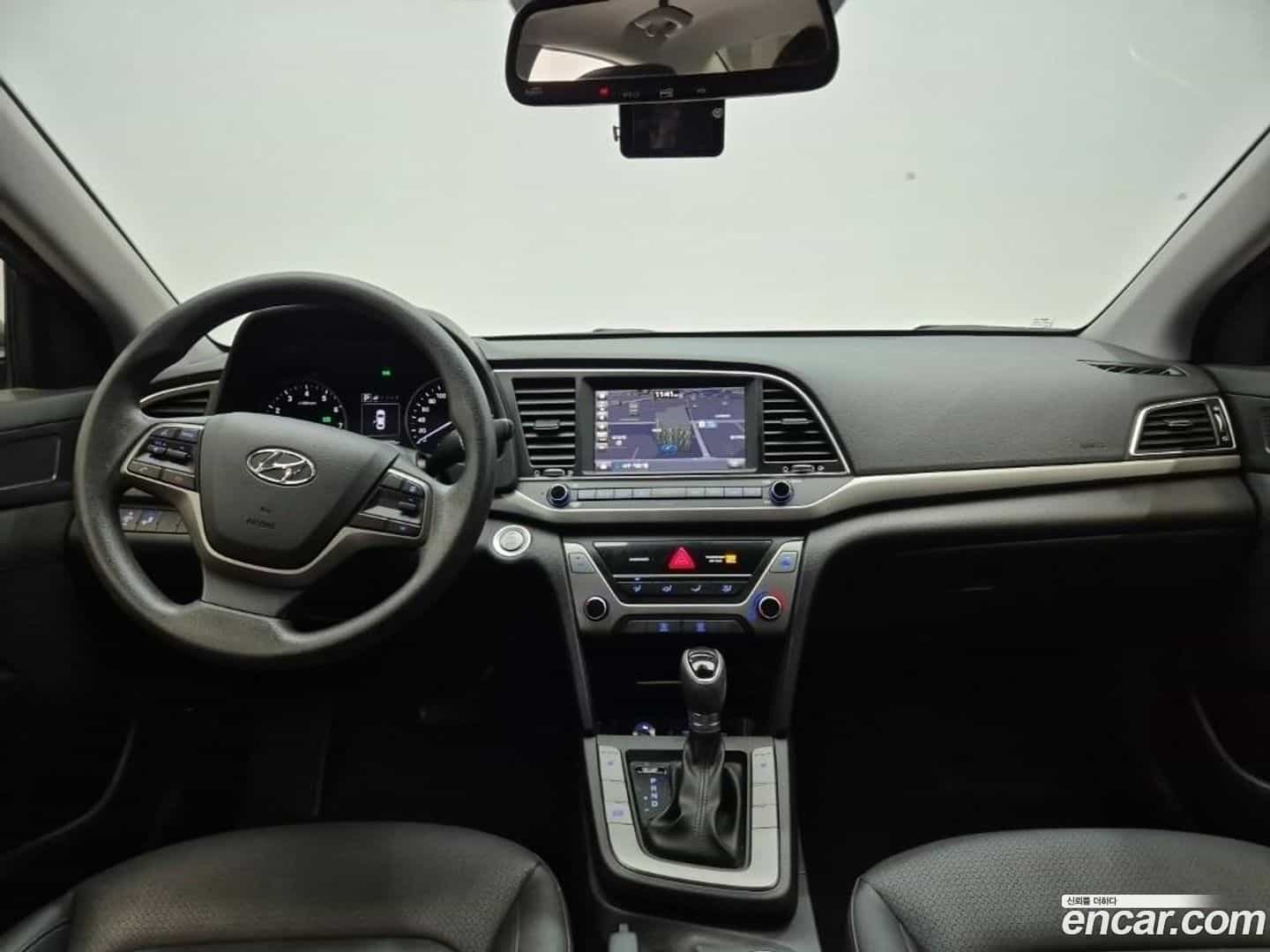AVANTE Hyundai 2017.6-INNER-007