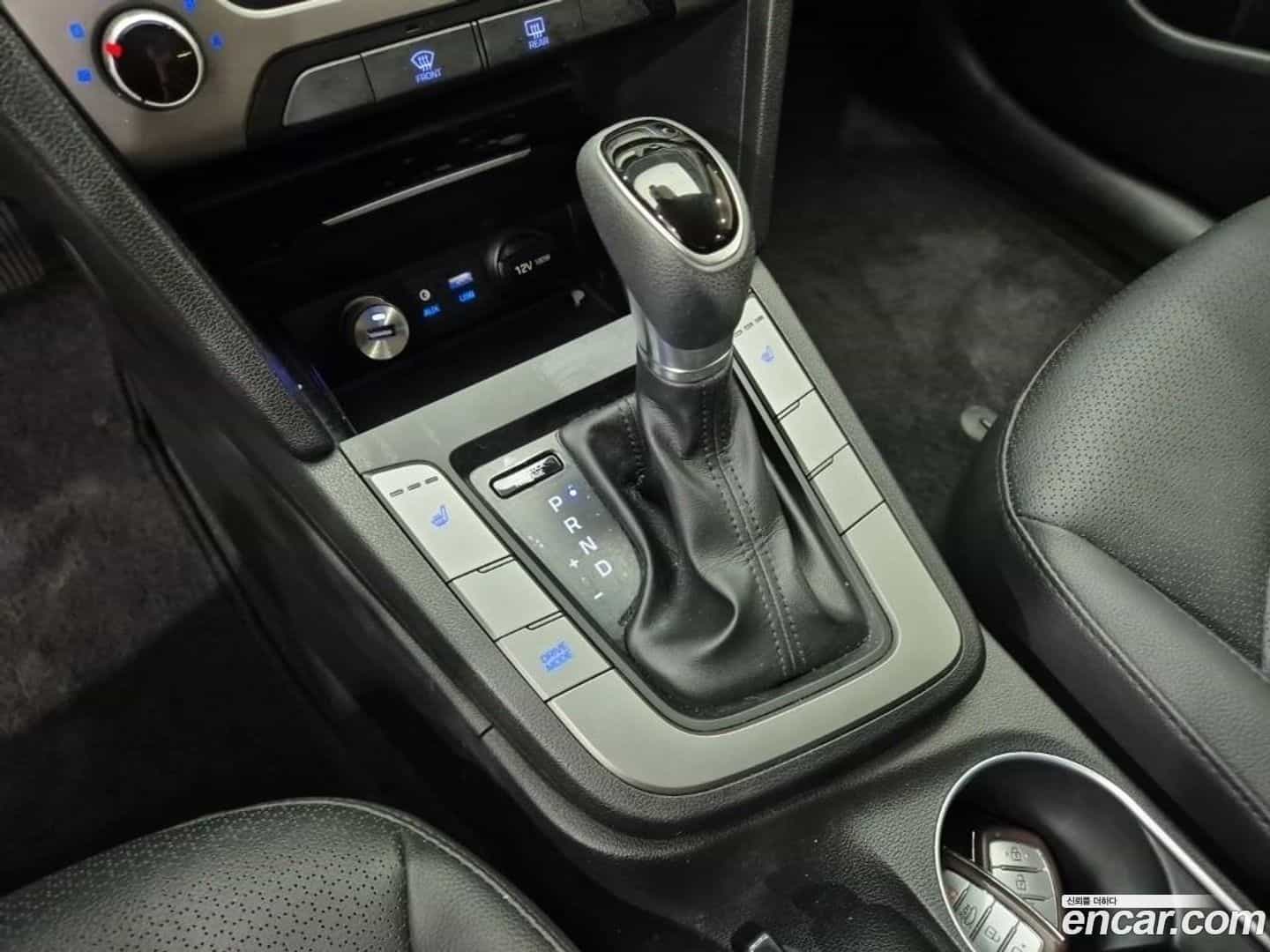 AVANTE Hyundai 2017.6-INNER-009