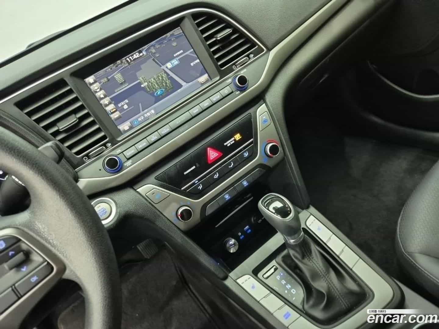 AVANTE Hyundai 2017.6-INNER-010
