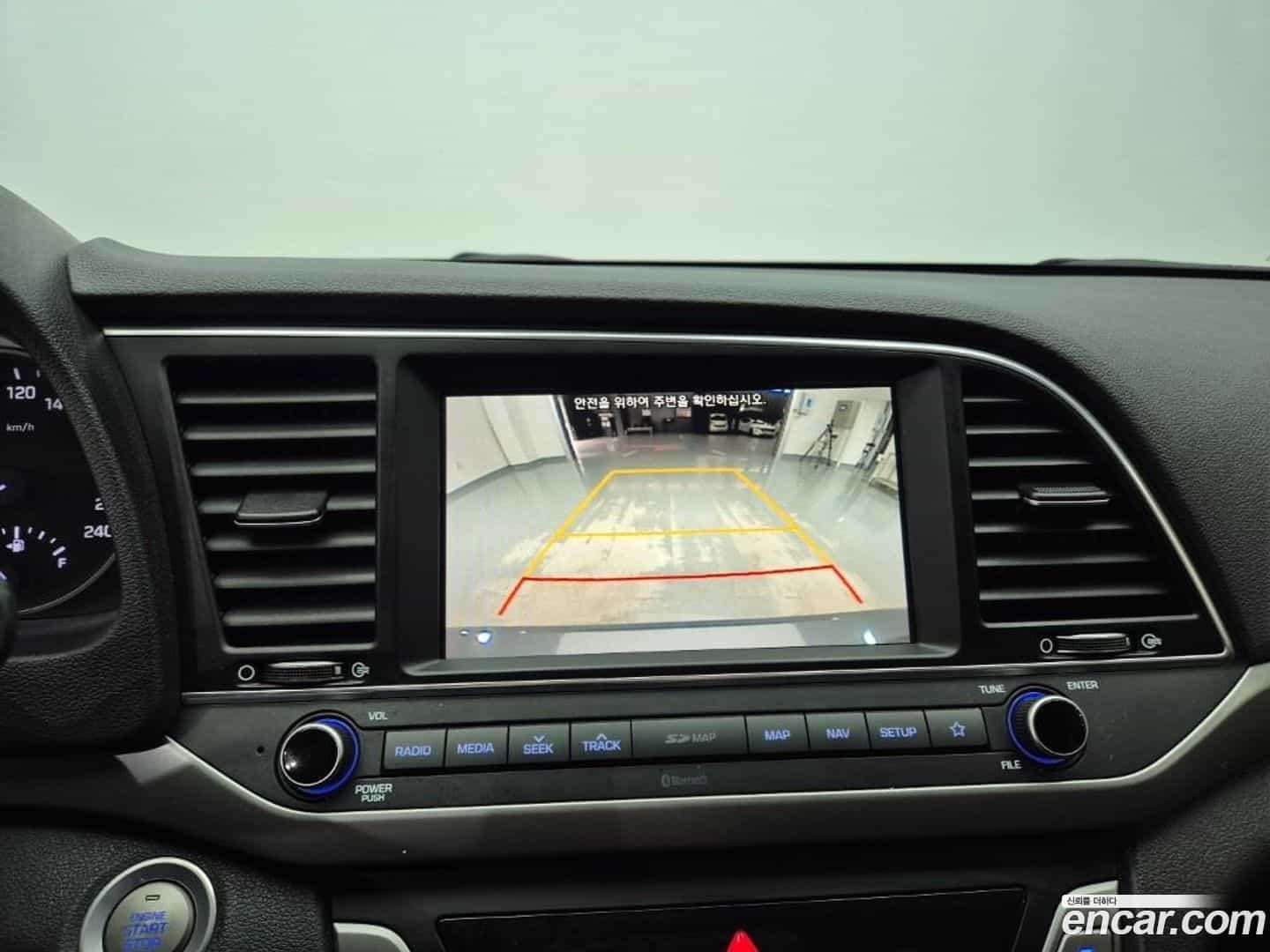 AVANTE Hyundai 2017.6-OPTION-018