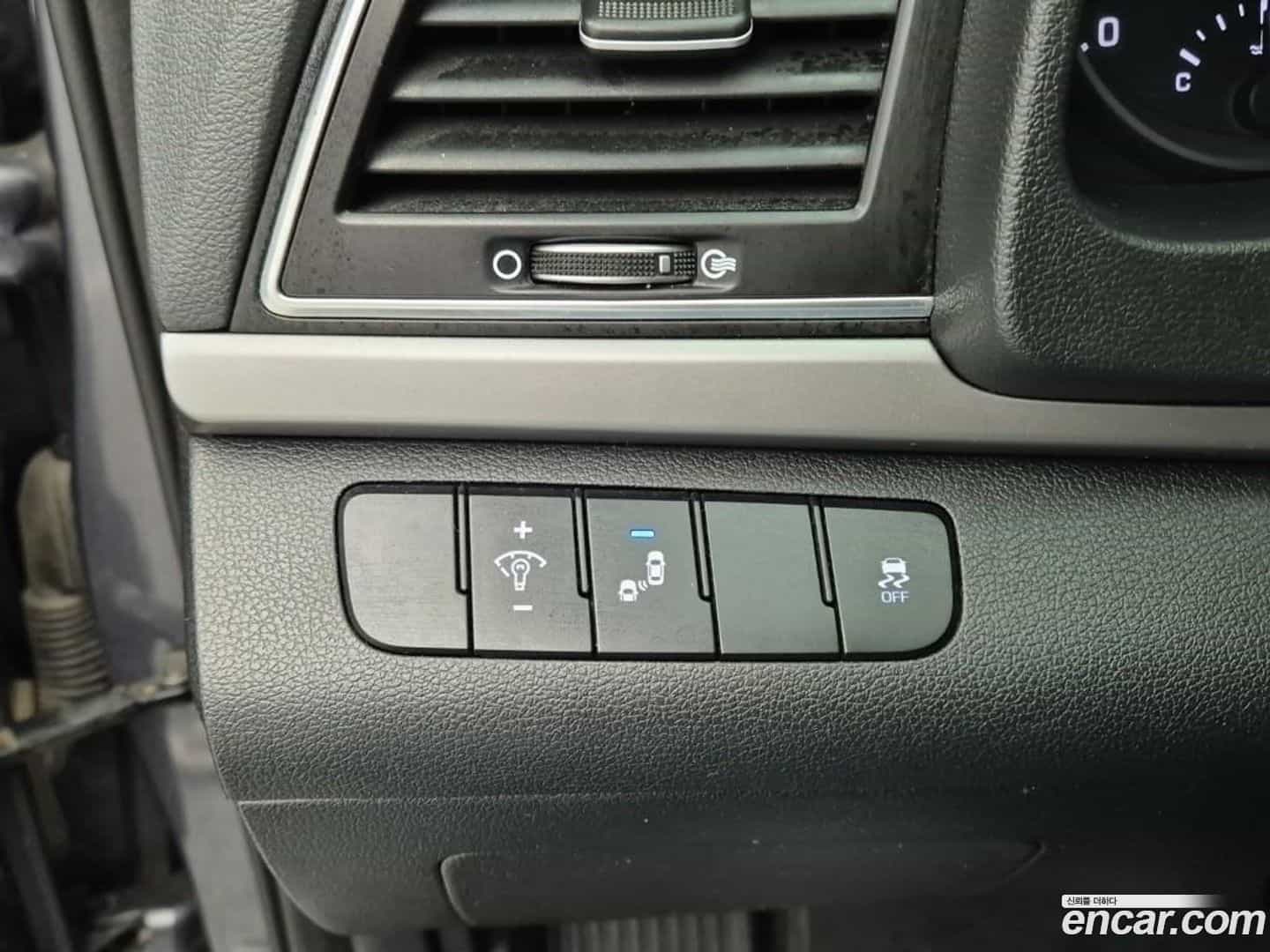 AVANTE Hyundai 2017.6-OPTION-020