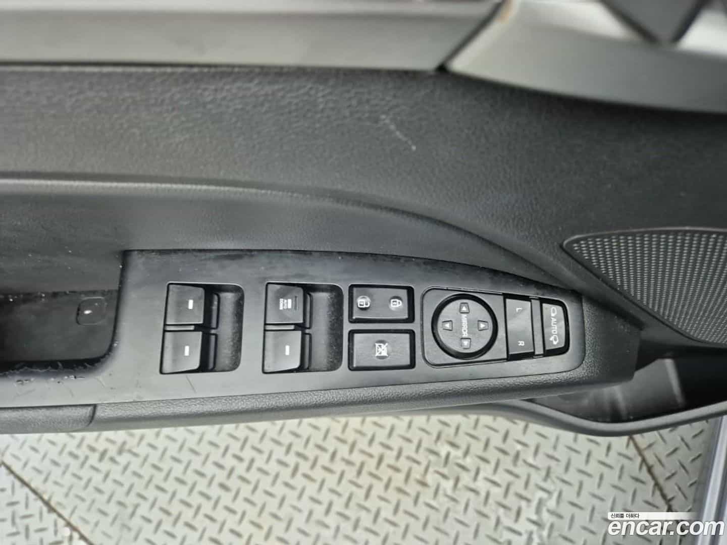 AVANTE Hyundai 2017.6-OPTION-021