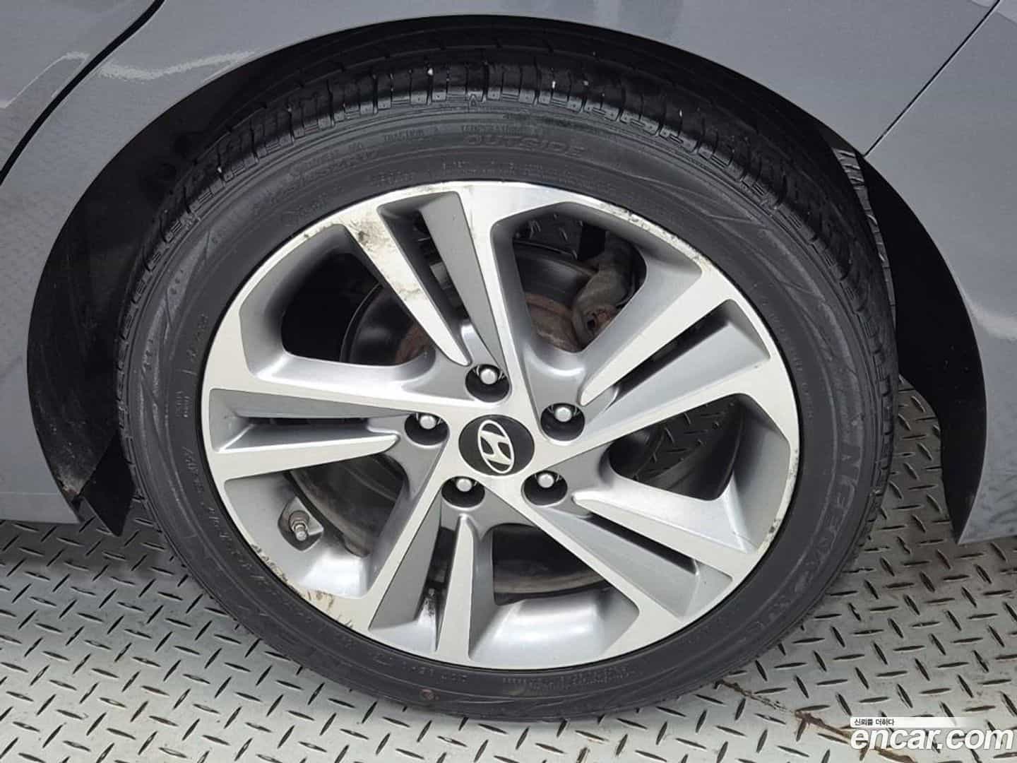 AVANTE Hyundai 2017.6-OPTION-022