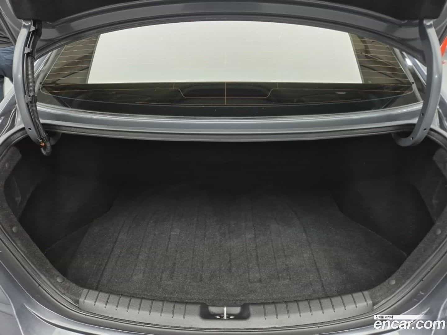 AVANTE Hyundai 2017.6-OPTION-024