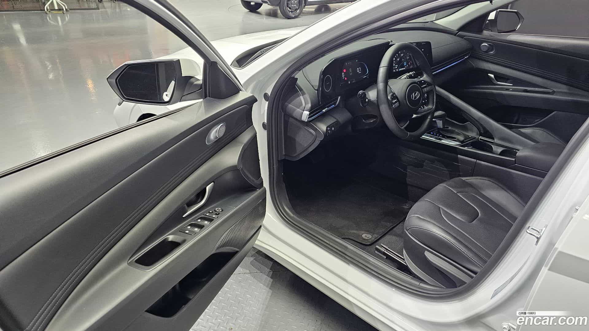 AVANTE Hyundai 2024.5-INNER-010