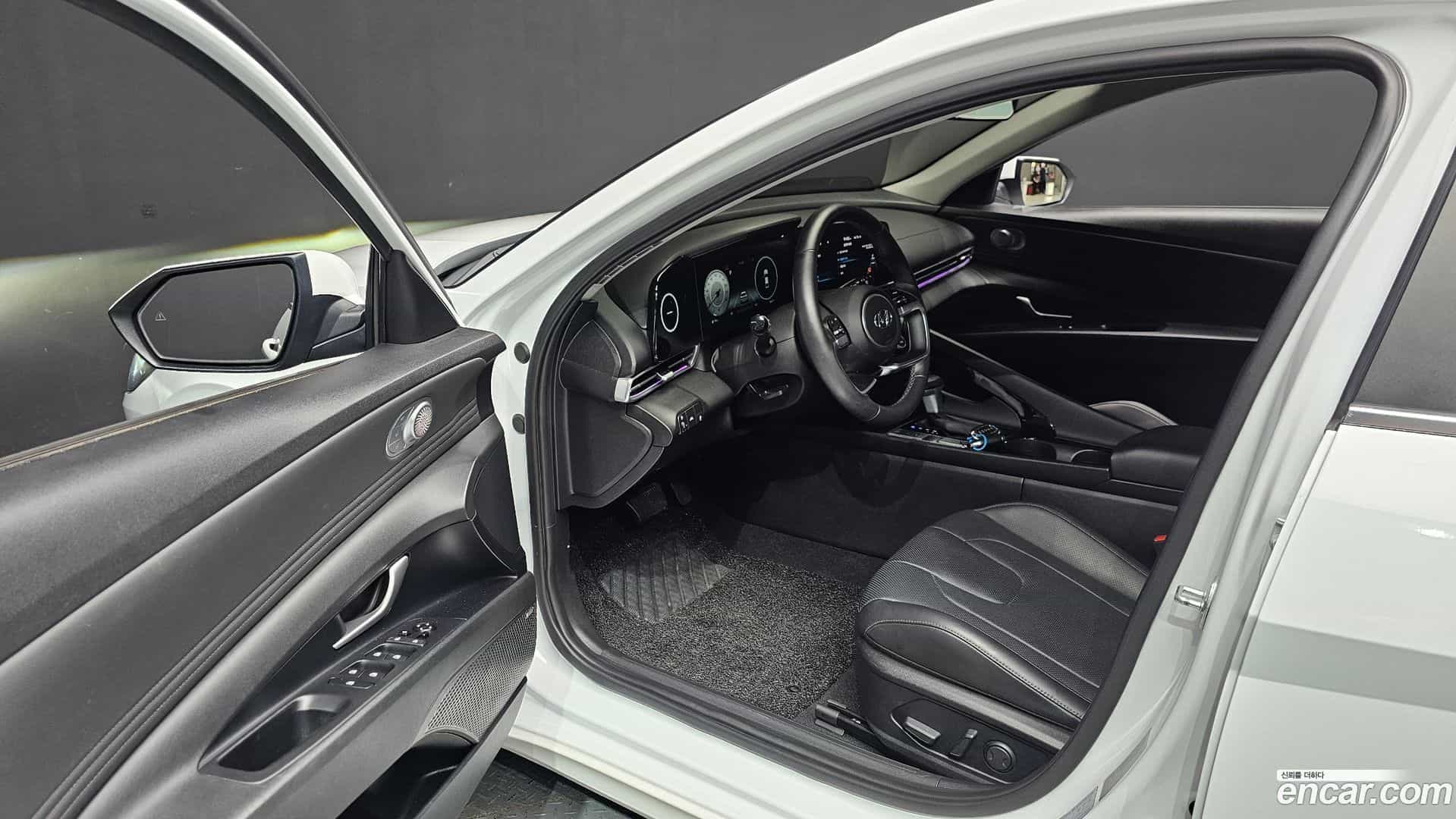 AVANTE Hyundai 2020.5-INNER-010