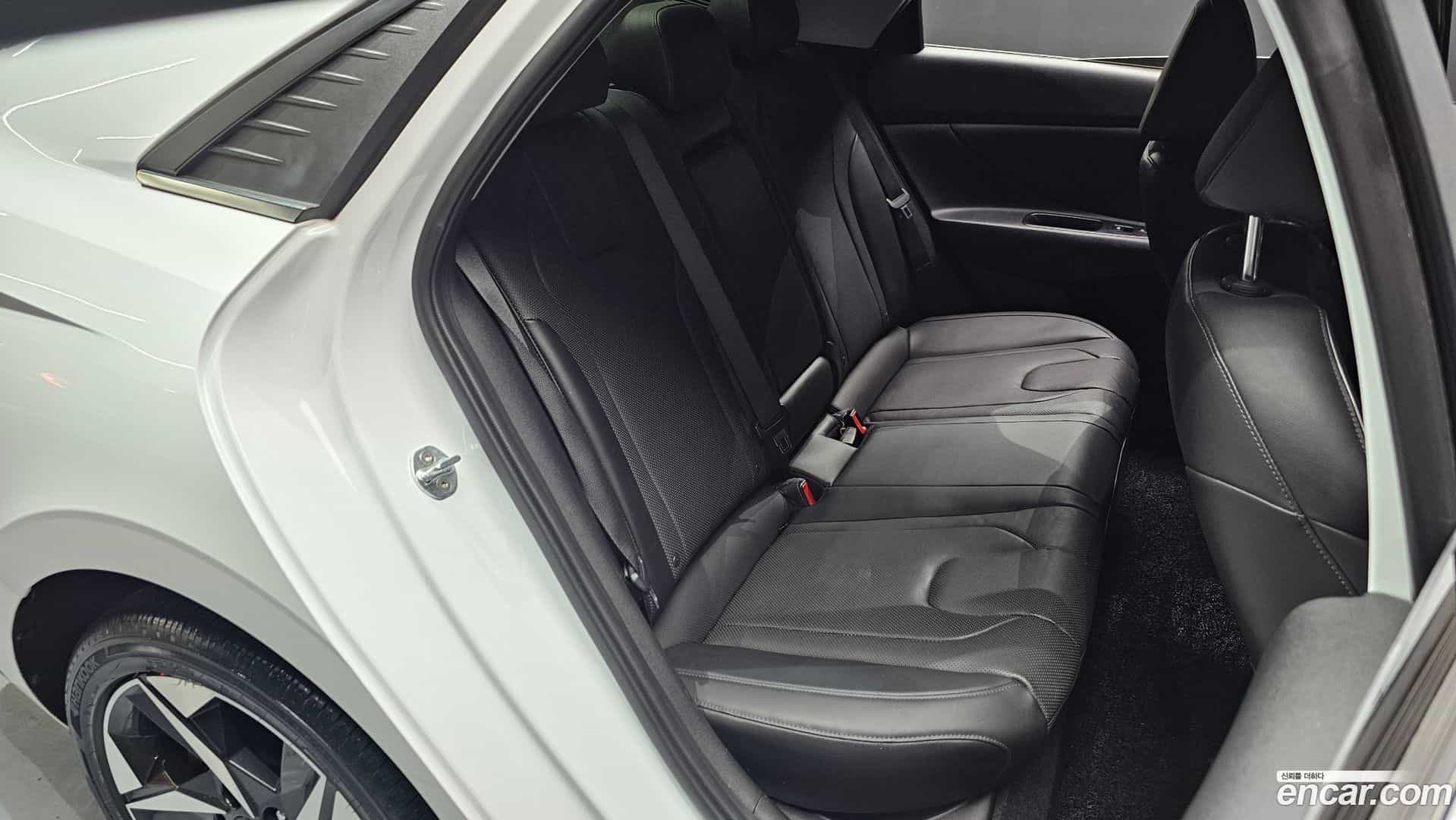 AVANTE Hyundai 2020.5-OPTION-015