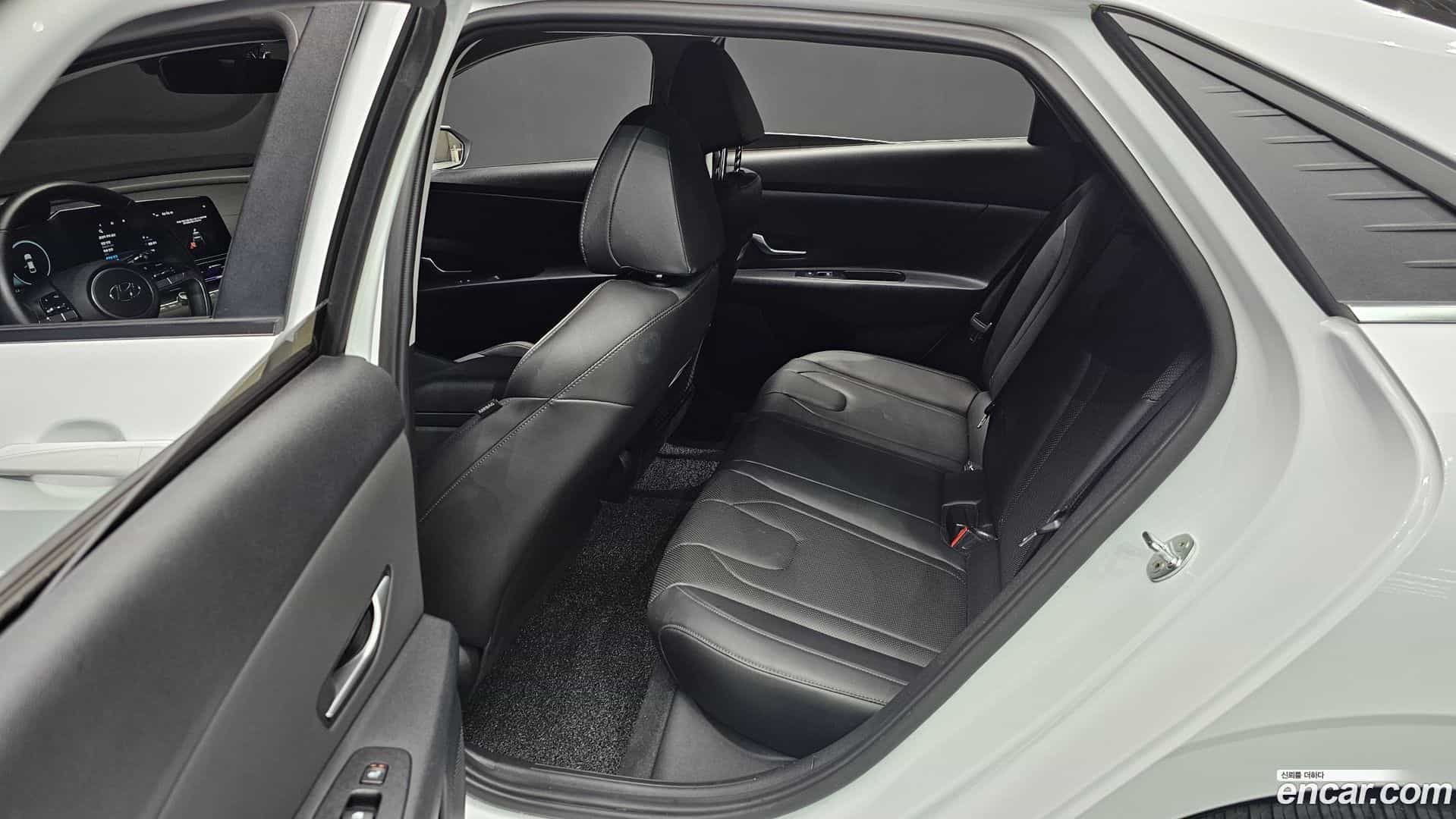 AVANTE Hyundai 2020.5-OPTION-016
