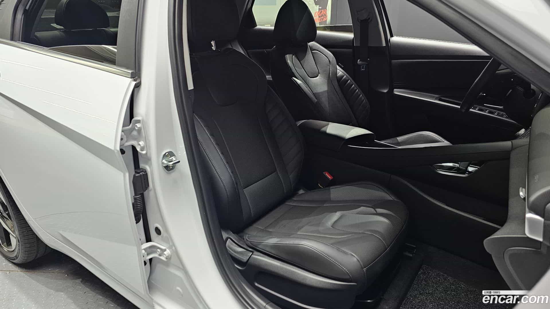 AVANTE Hyundai 2020.5-INNER-036