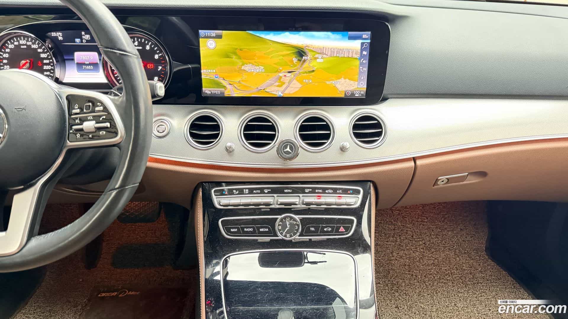 E-Class Mercedes-Benz 2019.1-OPTION-017