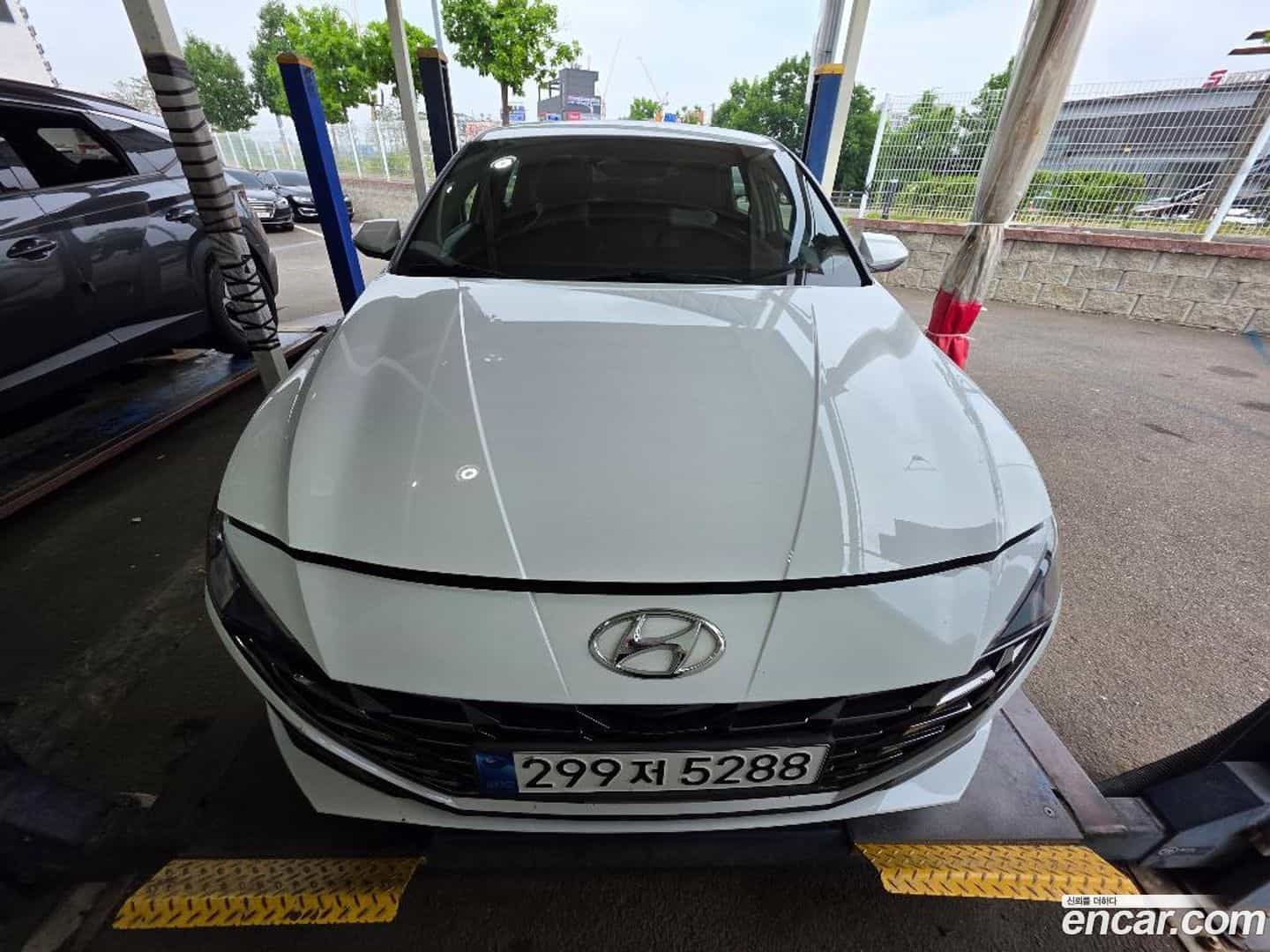 AVANTE Hyundai 2020.6-OUTER-001