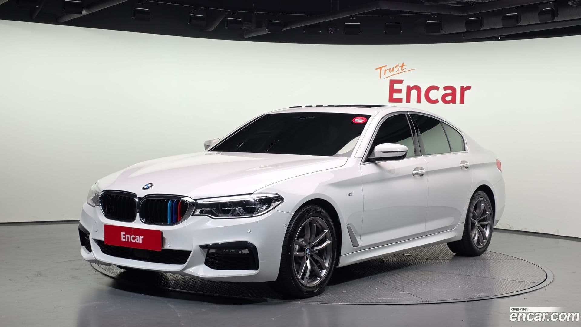 Main__Slider__Photo:5-Series BMW 2018.6-0