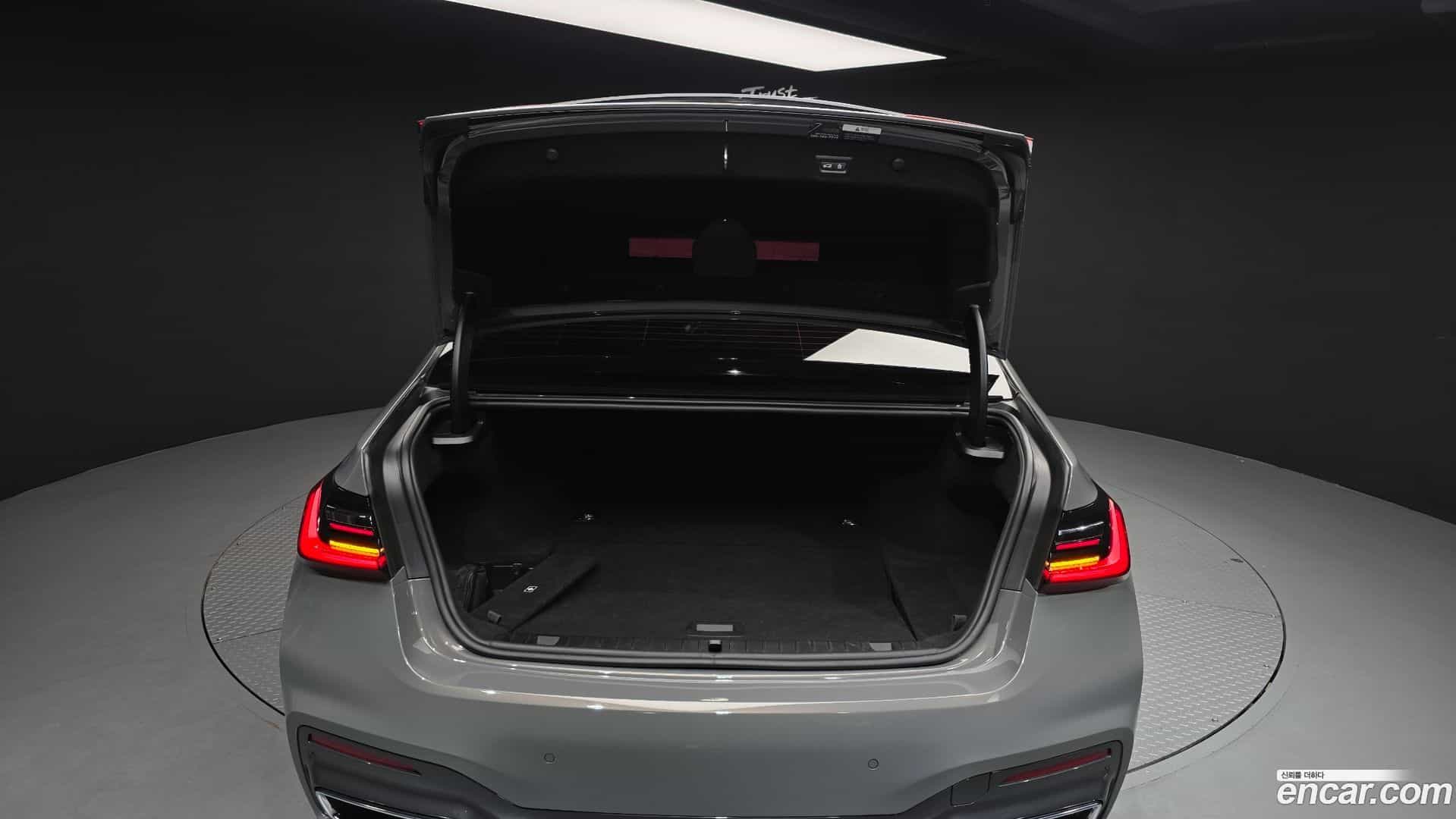 7-Series BMW 2021.5-OPTION-024