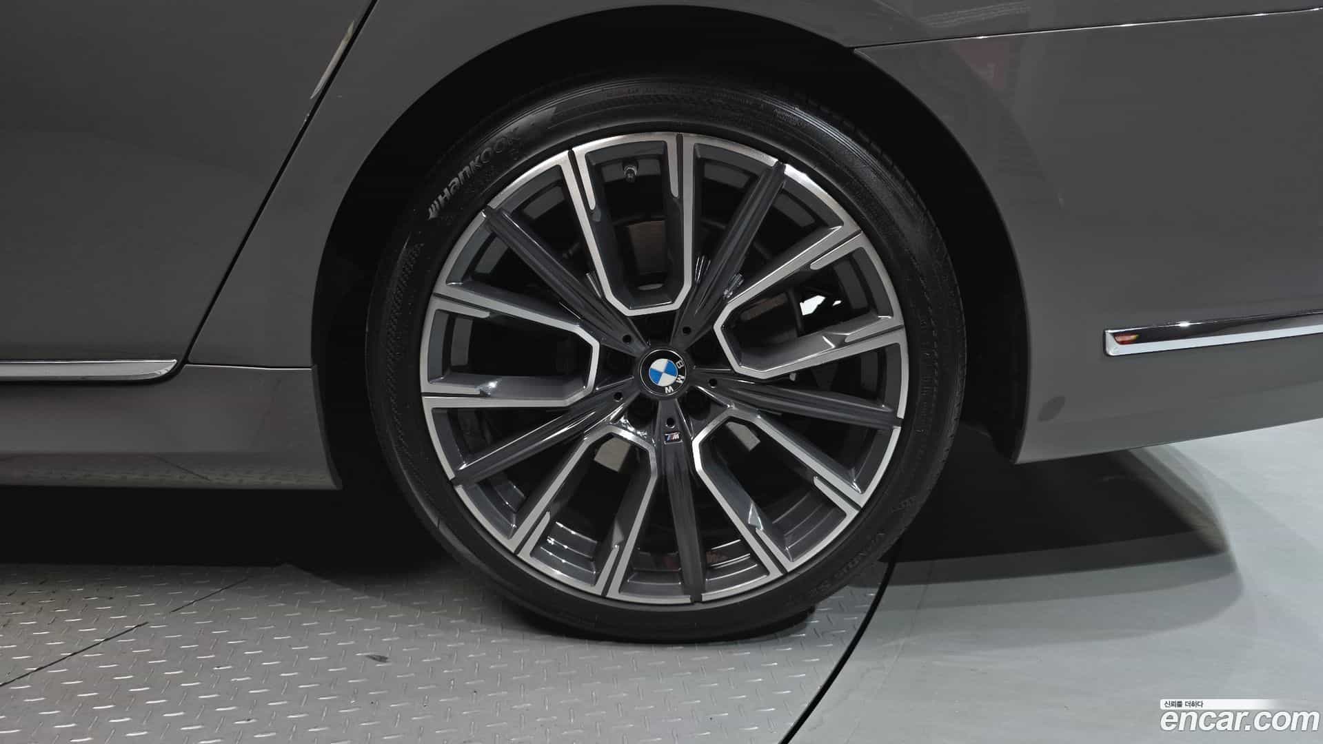 7-Series BMW 2021.5-OUTER-031