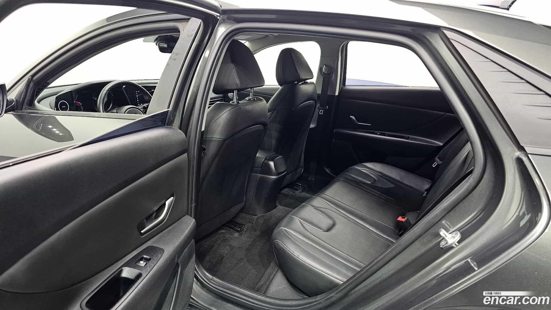 AVANTE Hyundai 2021.3-OPTION-016