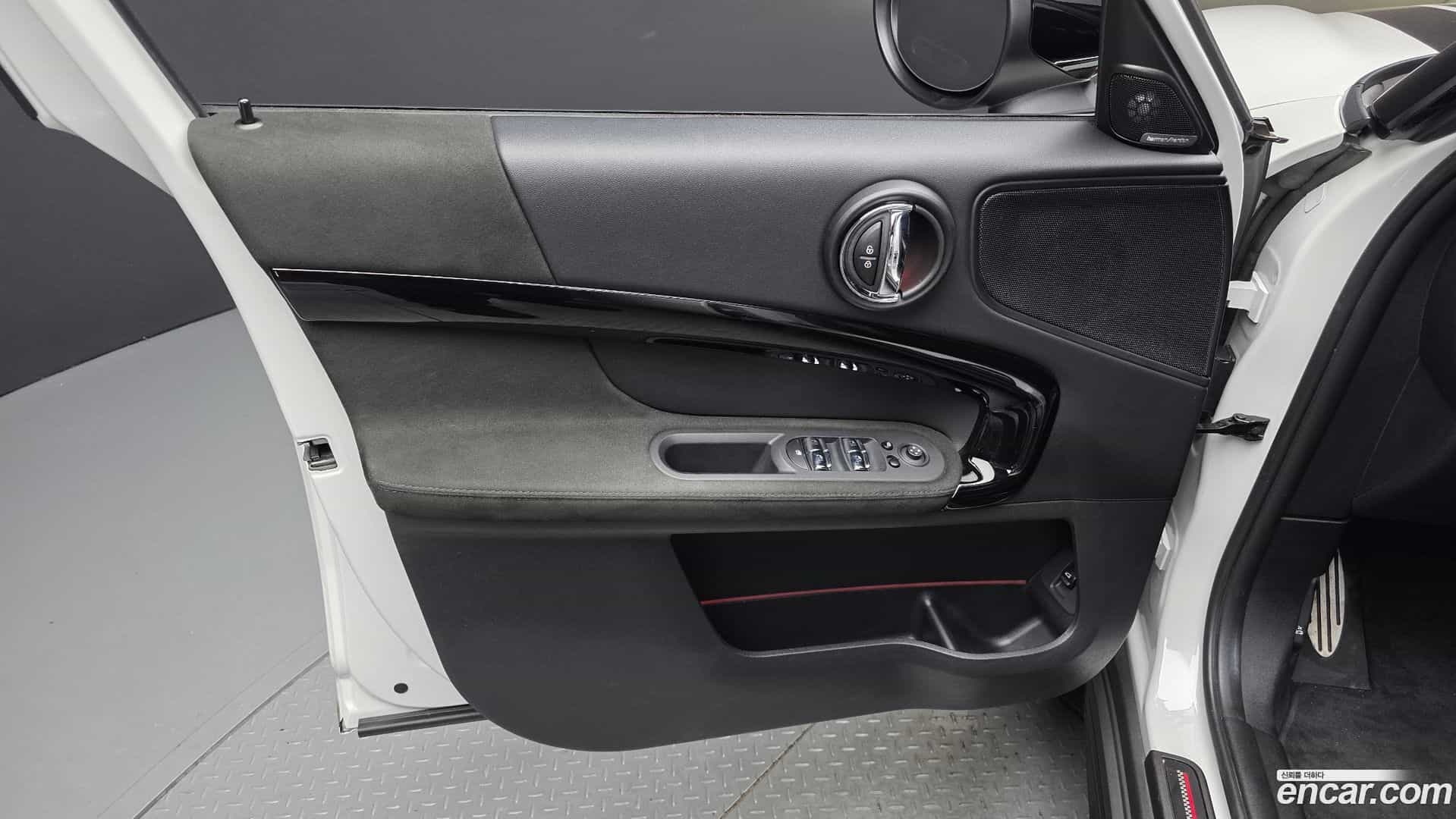 Countryman Mini 2024.1-INNER-034