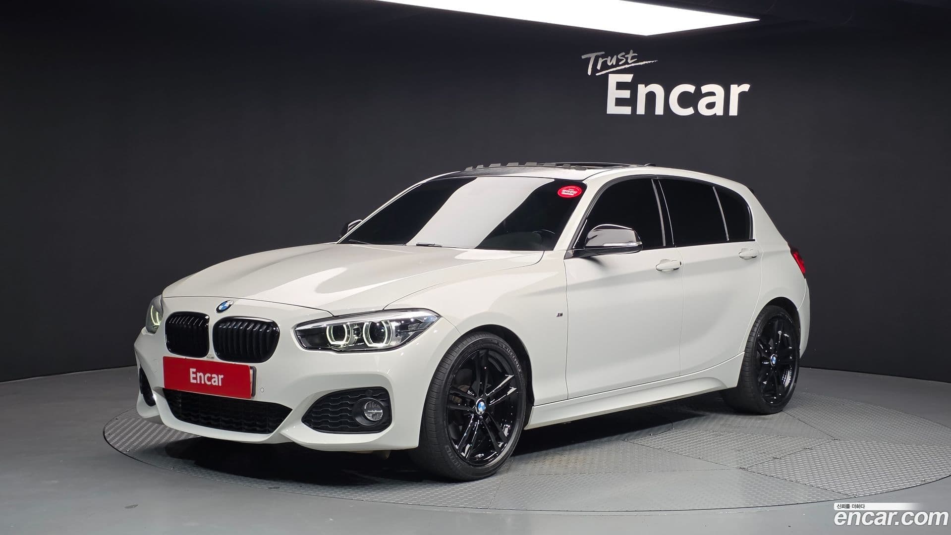 Main__Slider__Photo:1-Series BMW 2017.11-0