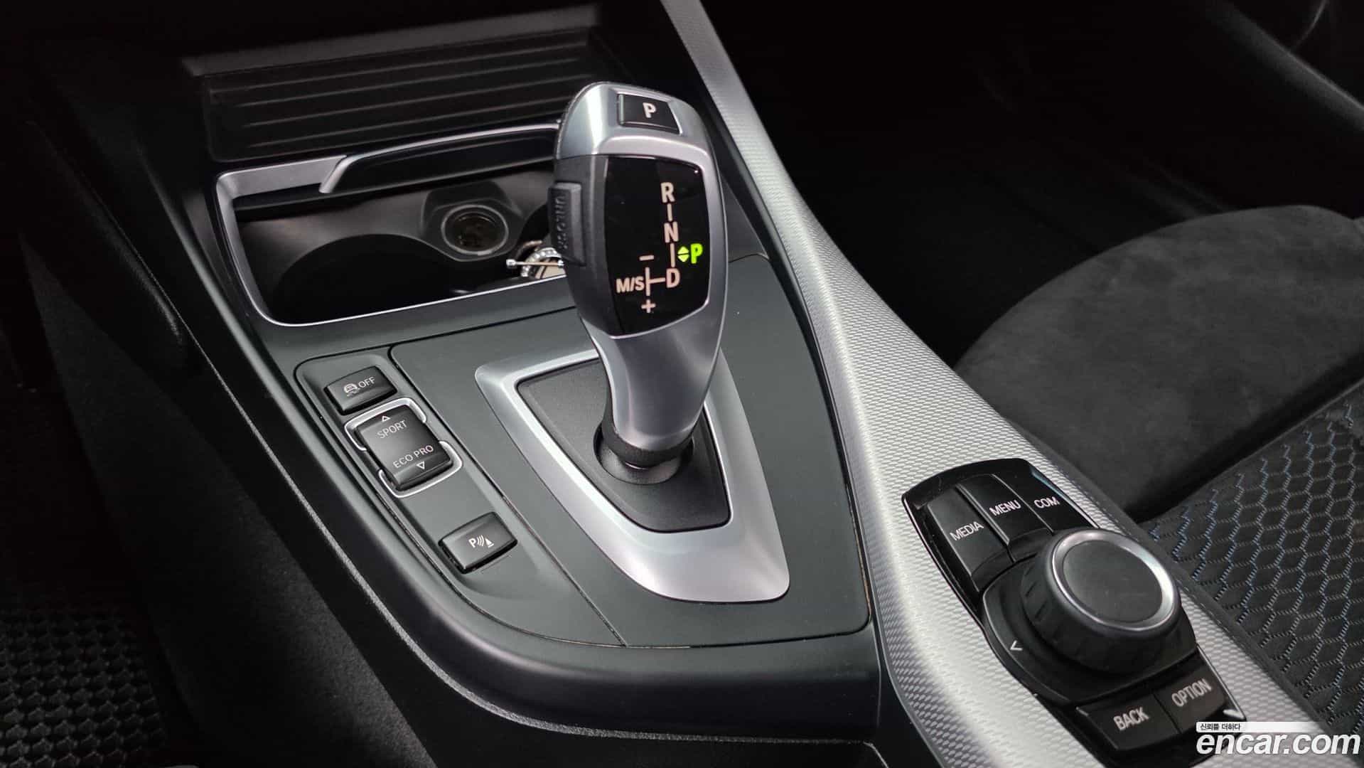 1-Series BMW 2017.11-INNER-009