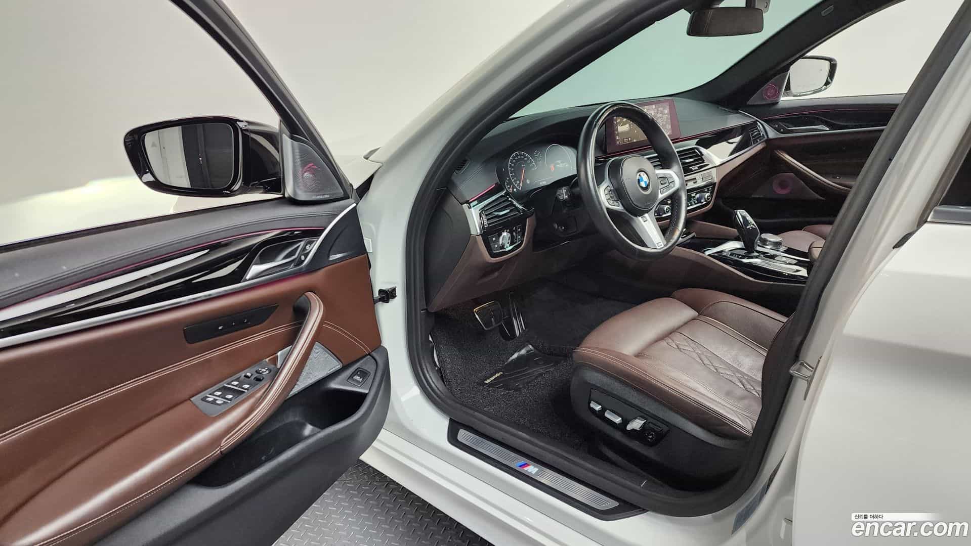 5-Series BMW 2019.4-INNER-010