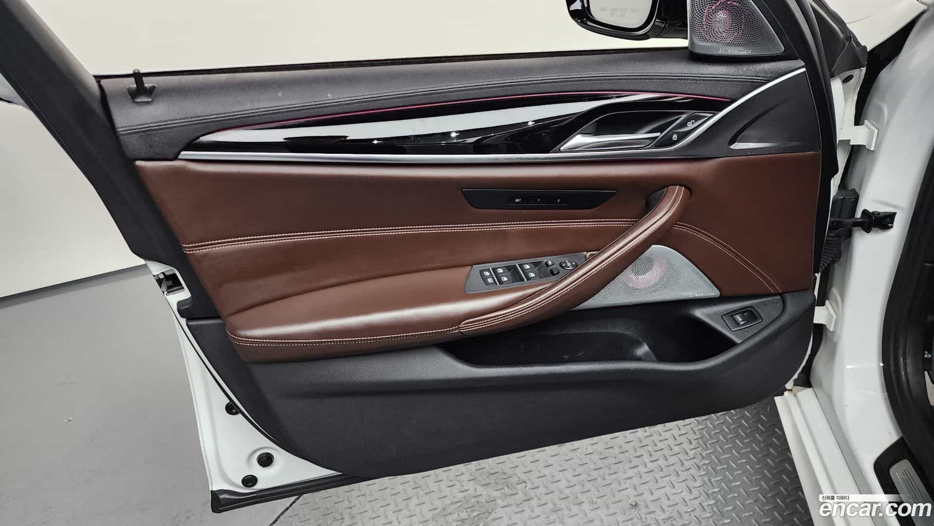 5-Series BMW 2019.4-INNER-034