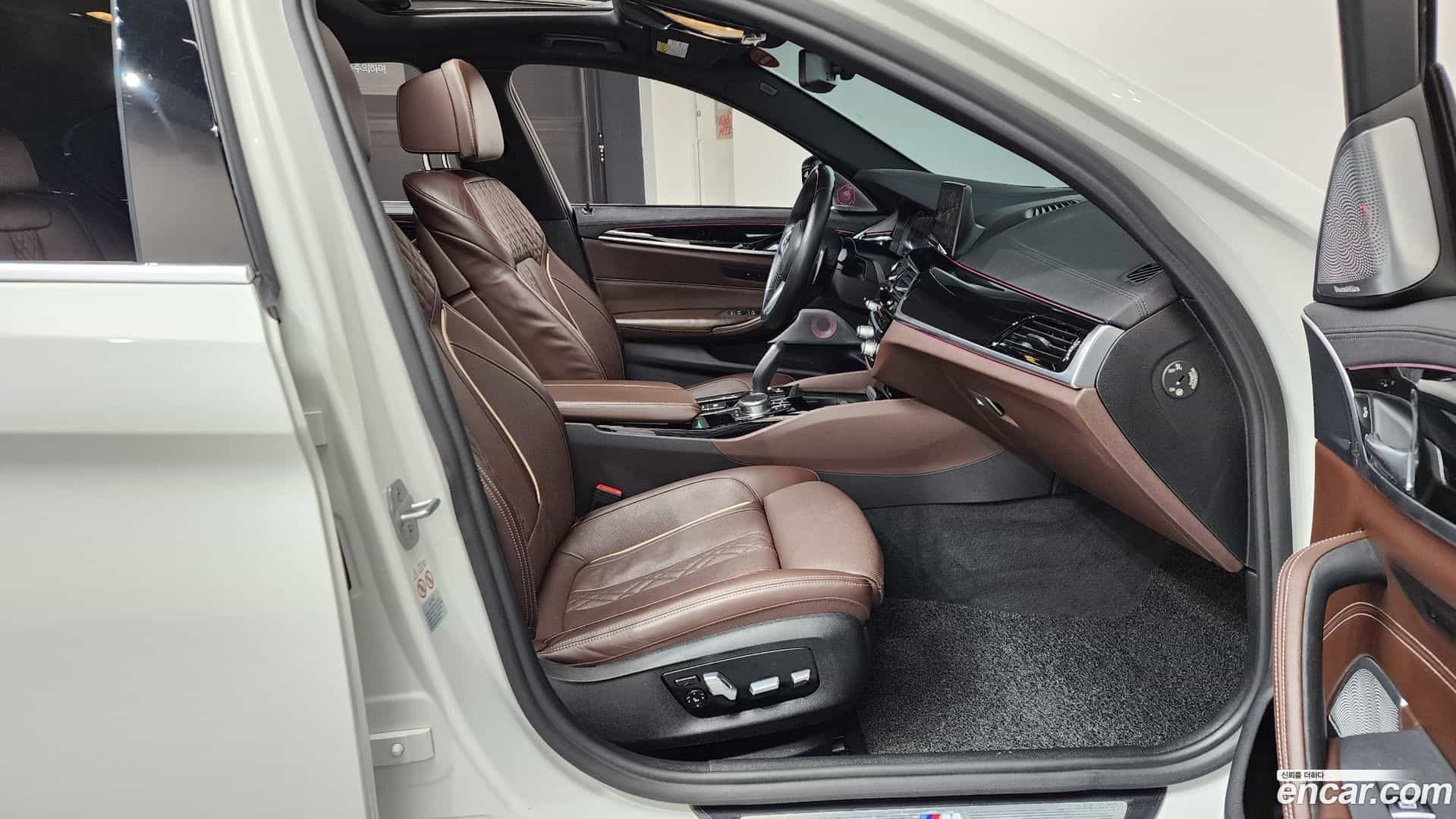 5-Series BMW 2019.4-INNER-036