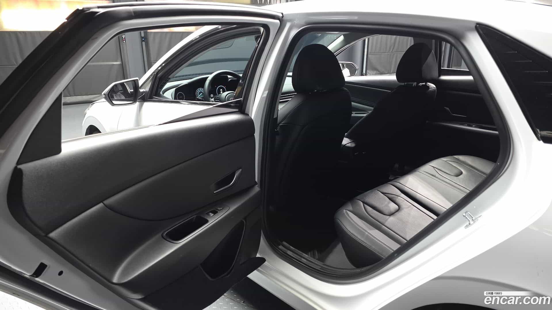 AVANTE Hyundai 2020.7-INNER-036
