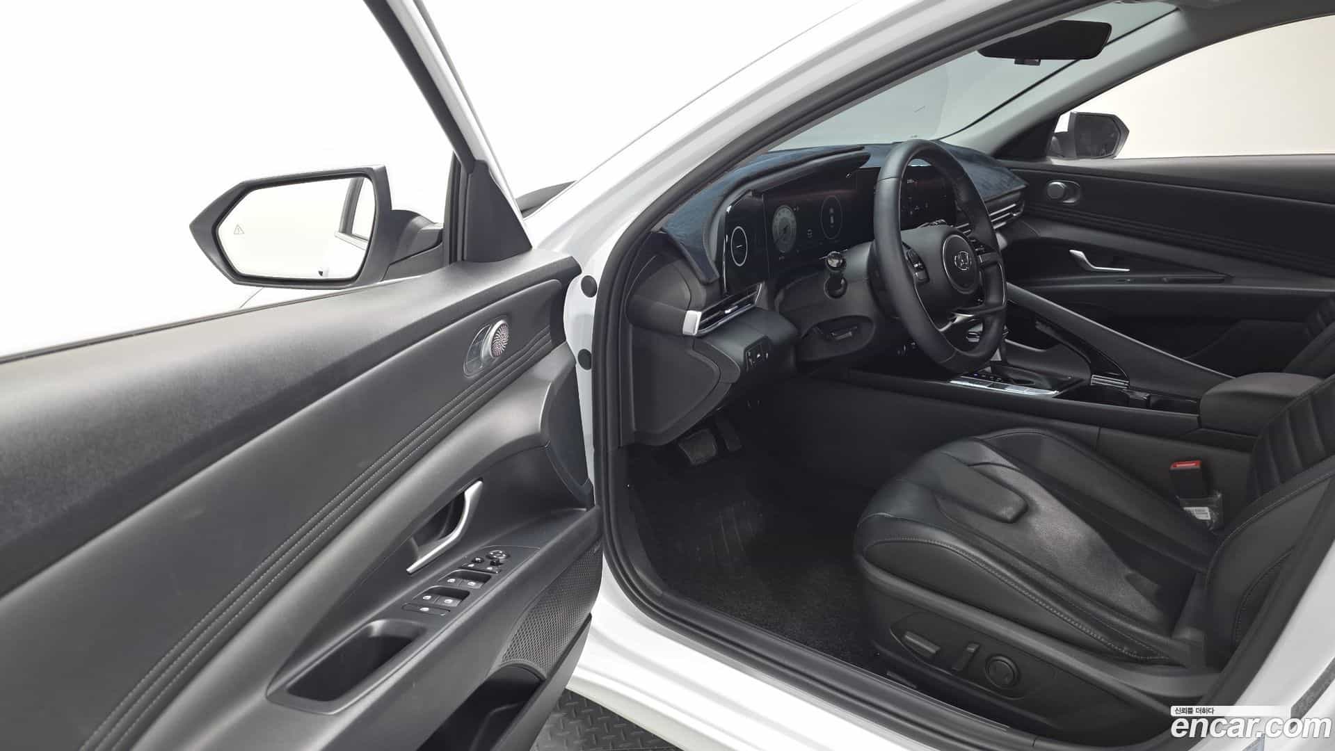 AVANTE Hyundai 2022.11-INNER-010