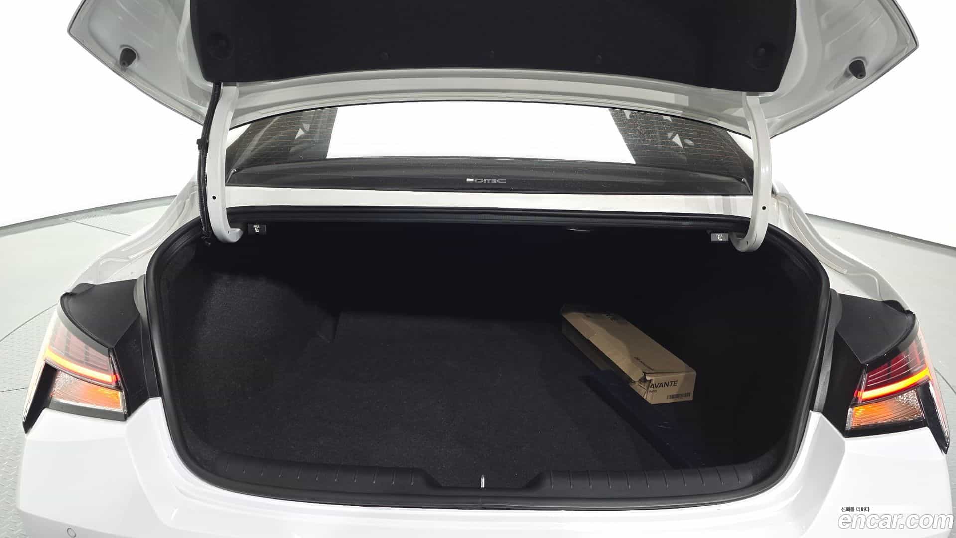 AVANTE Hyundai 2022.11-OPTION-024