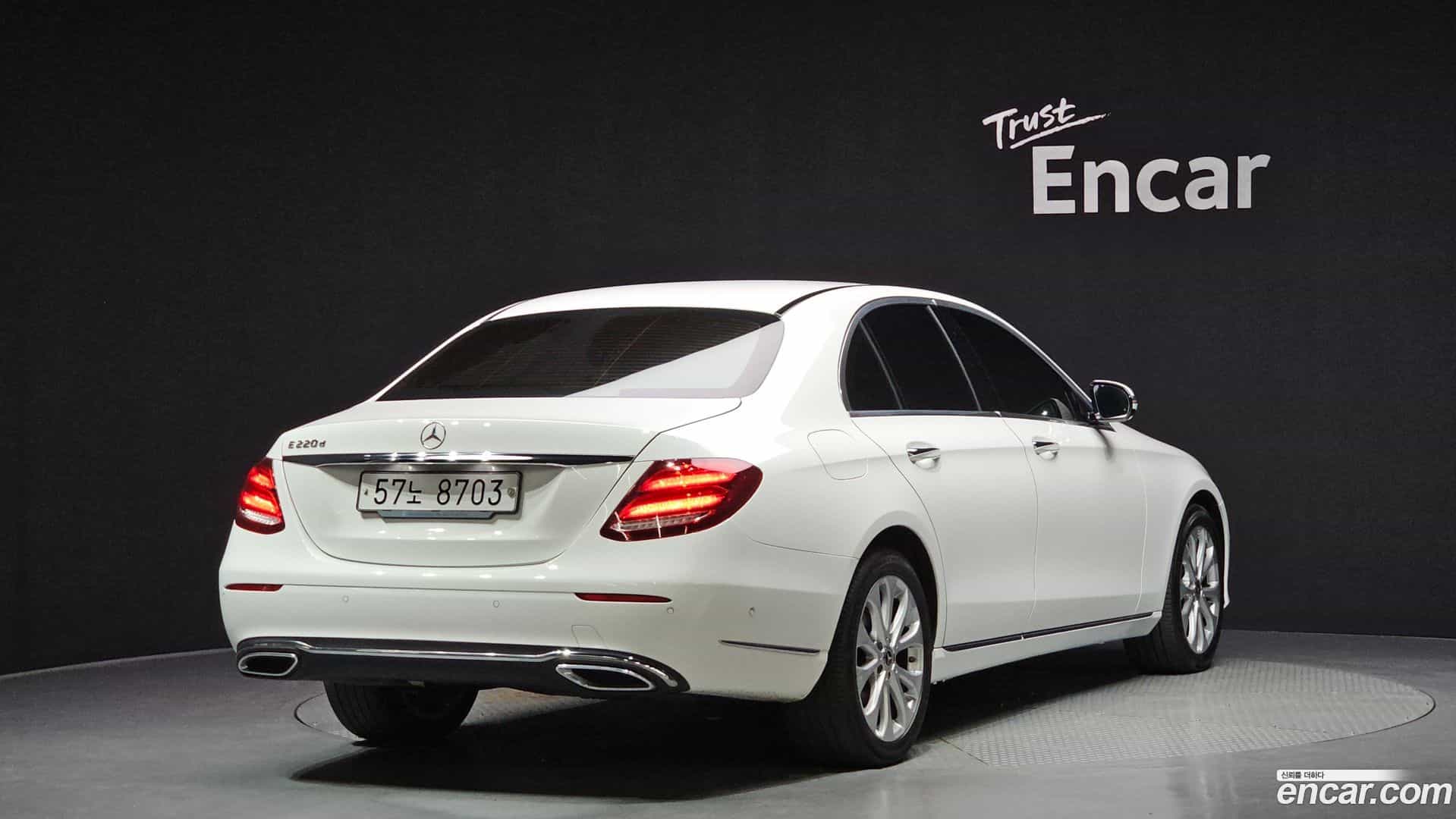 E-Class Mercedes-Benz 2019.6-OUTER-002