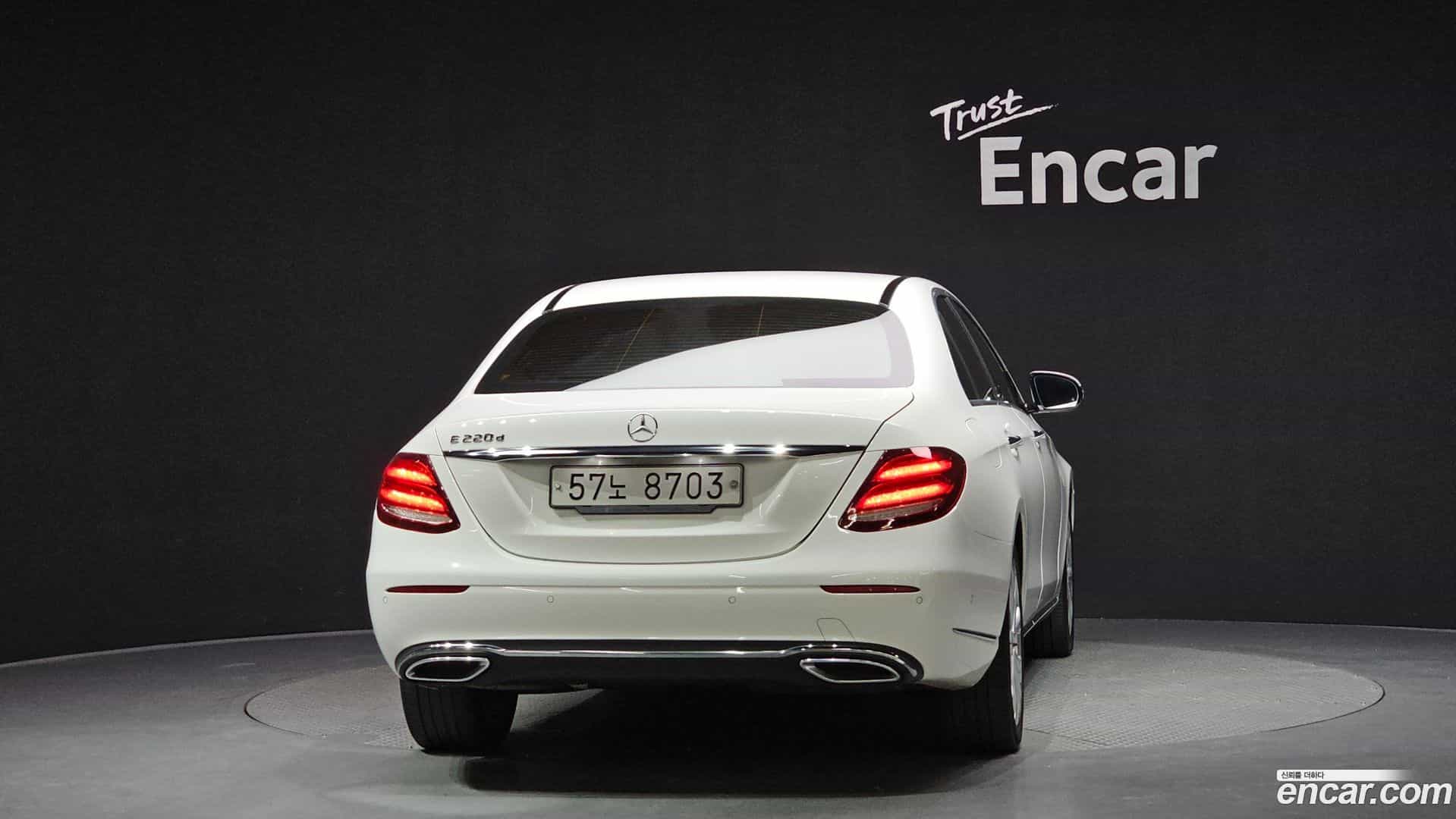 E-Class Mercedes-Benz 2019.6-OUTER-004